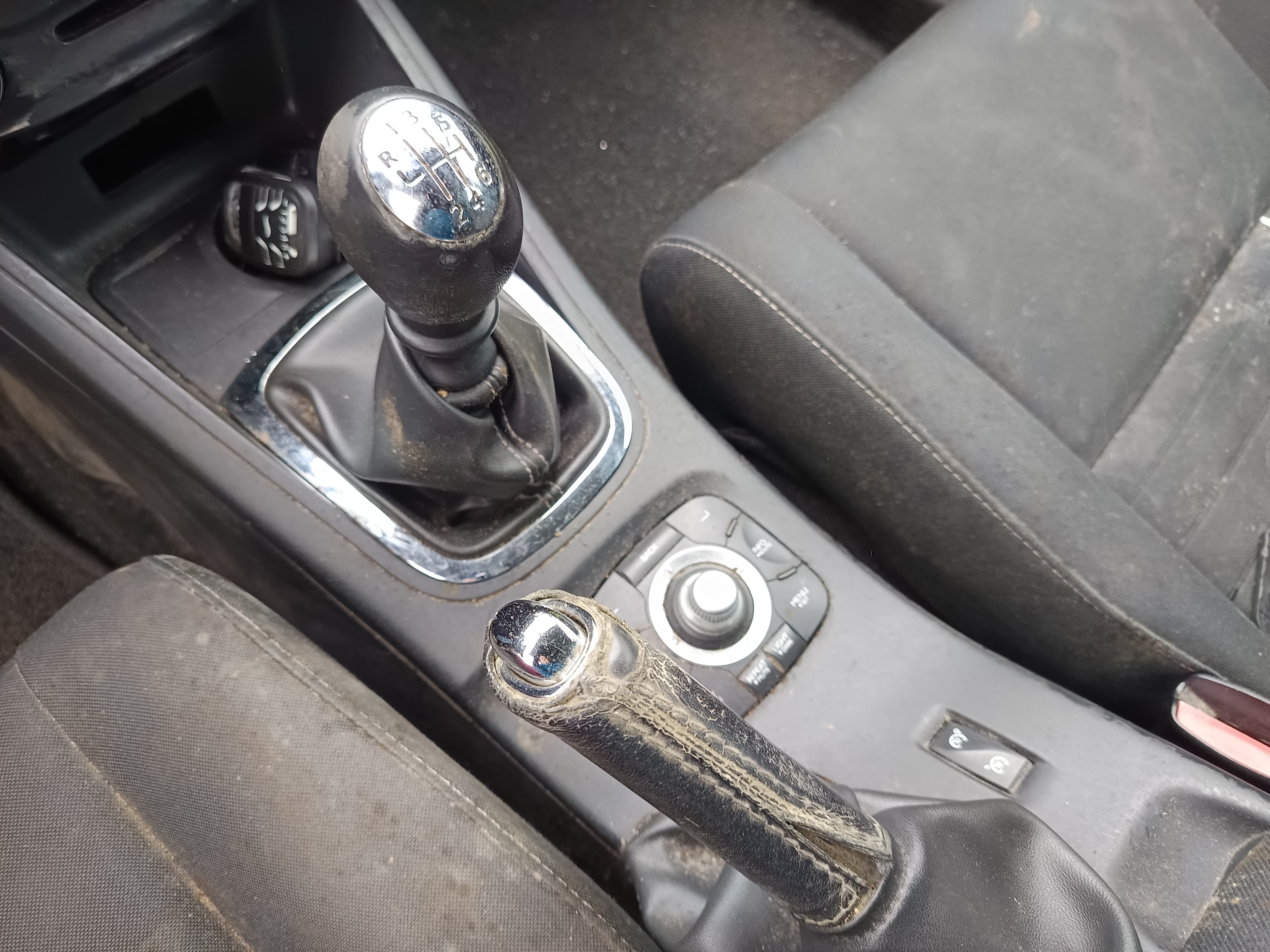 Renault Mégane  · Ano 2014 — image 38