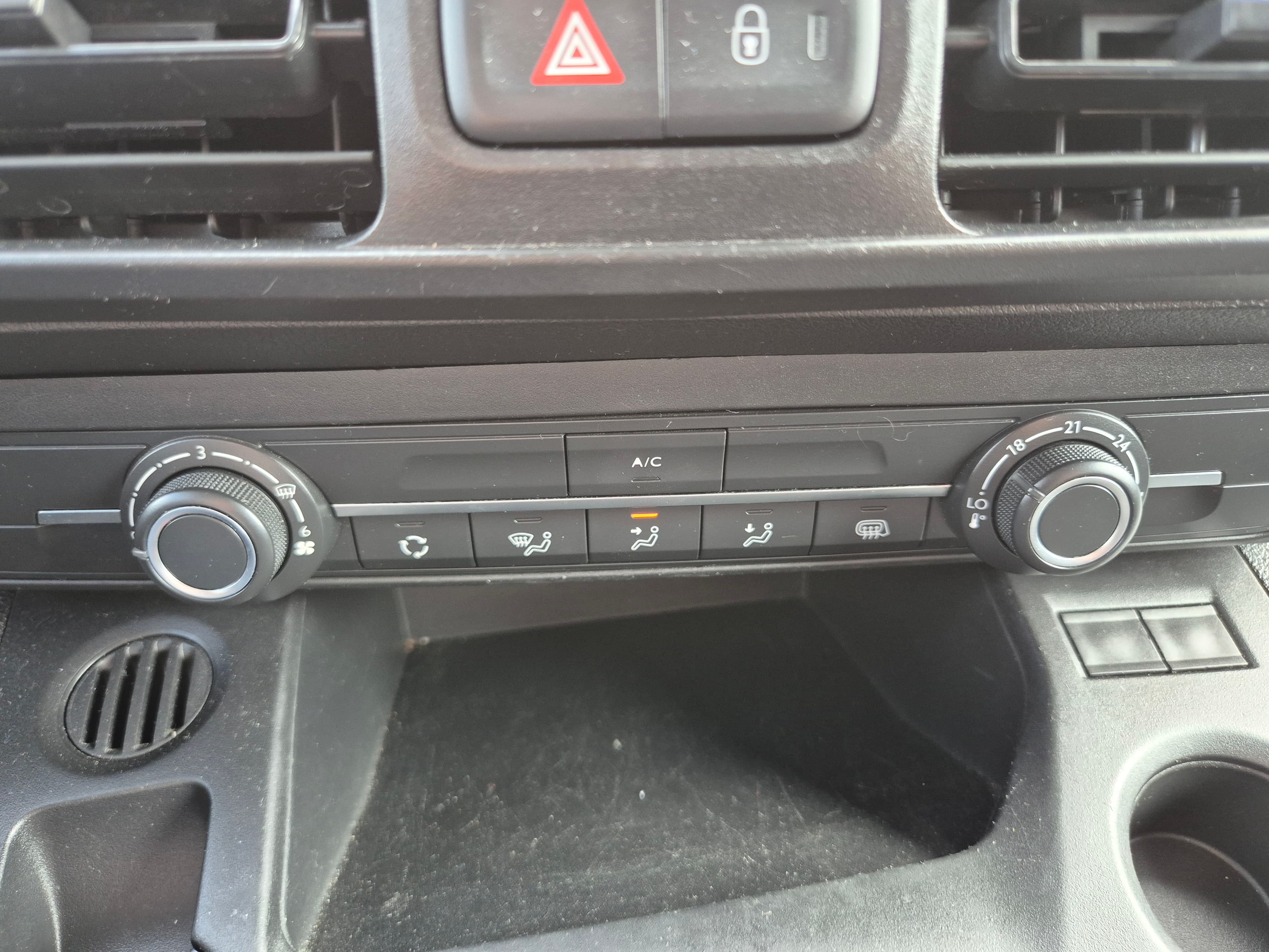 Opel Combo · Ano 2022 — image 35