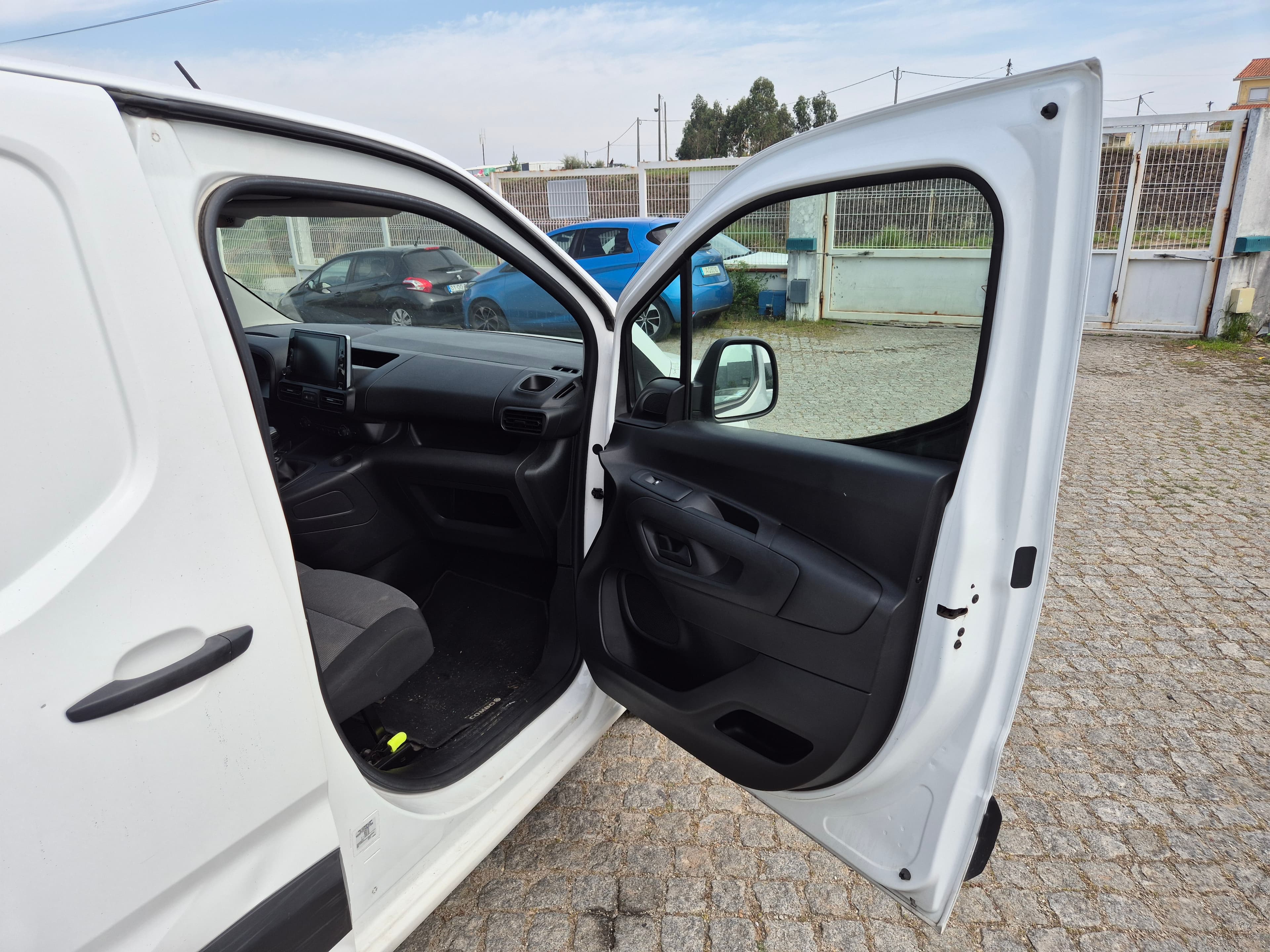 Opel Combo · Ano 2022 — image 18