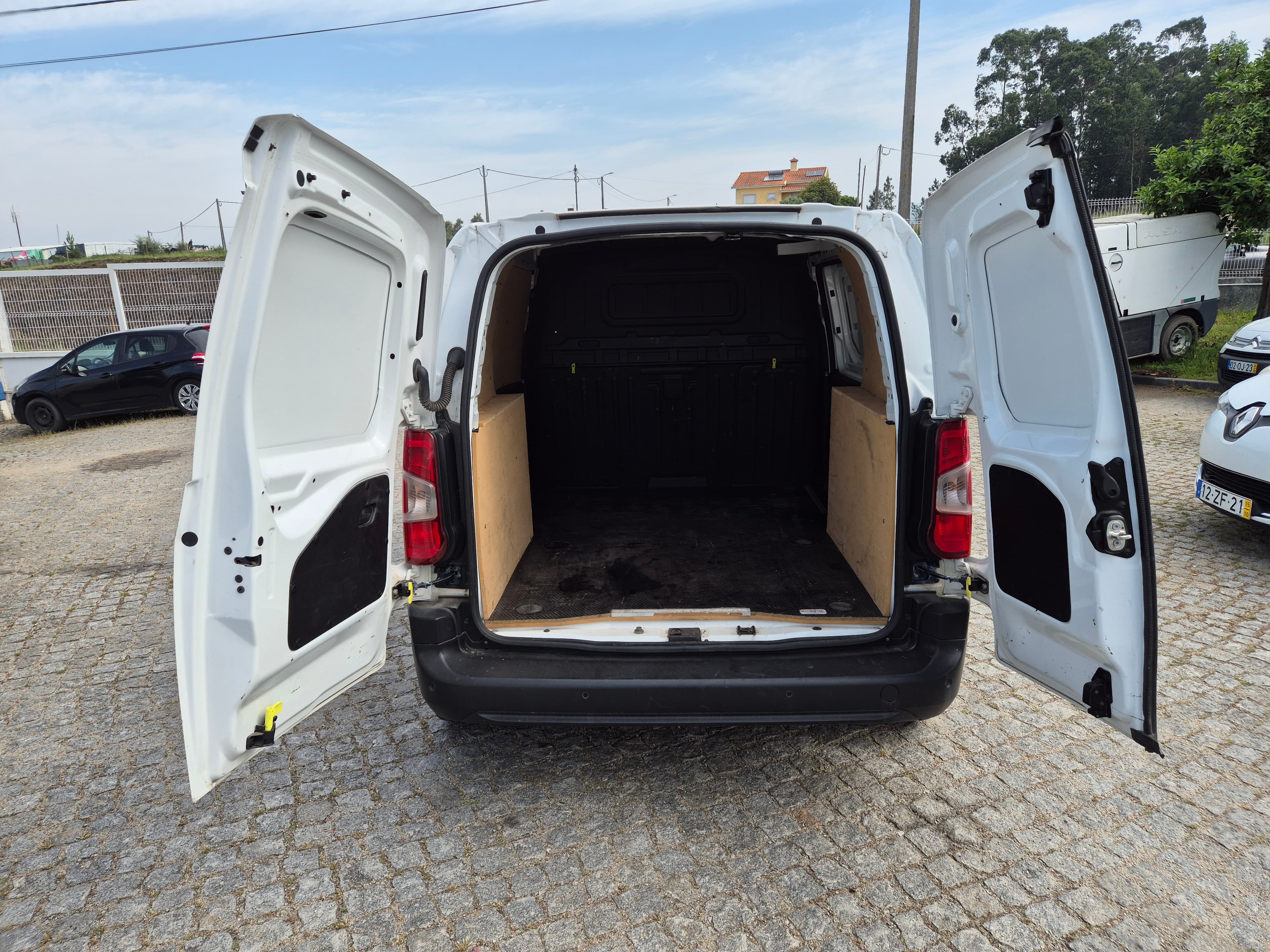 Opel Combo · Ano 2022 — image 12