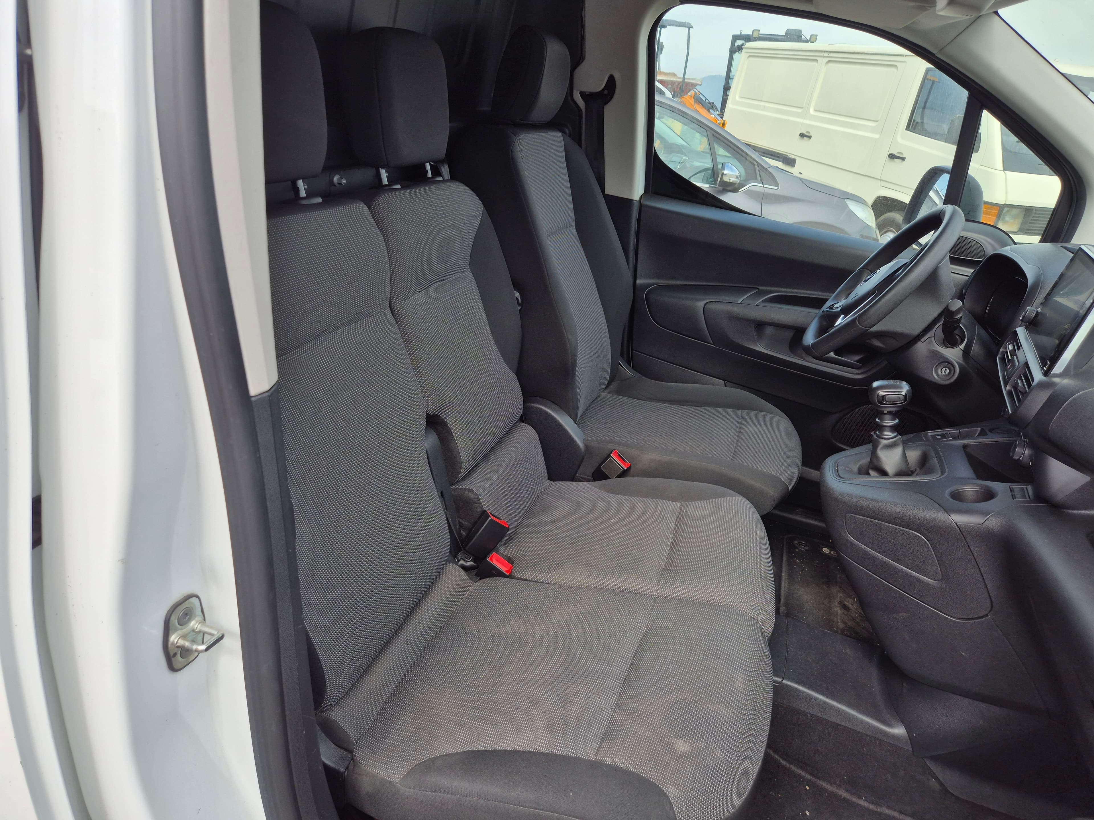 Opel Combo · Ano 2022 — image 20