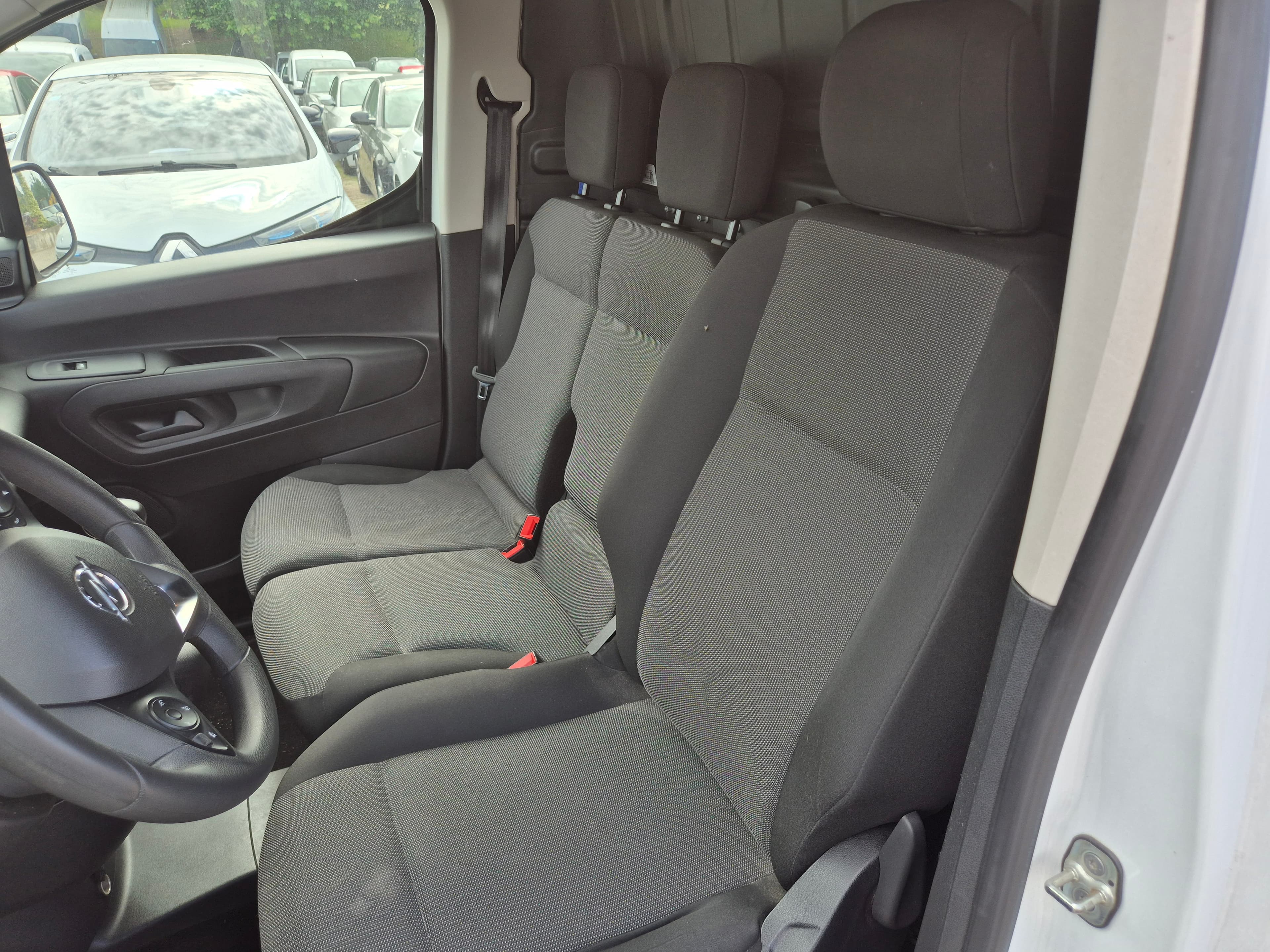 Opel Combo · Ano 2022 — image 23