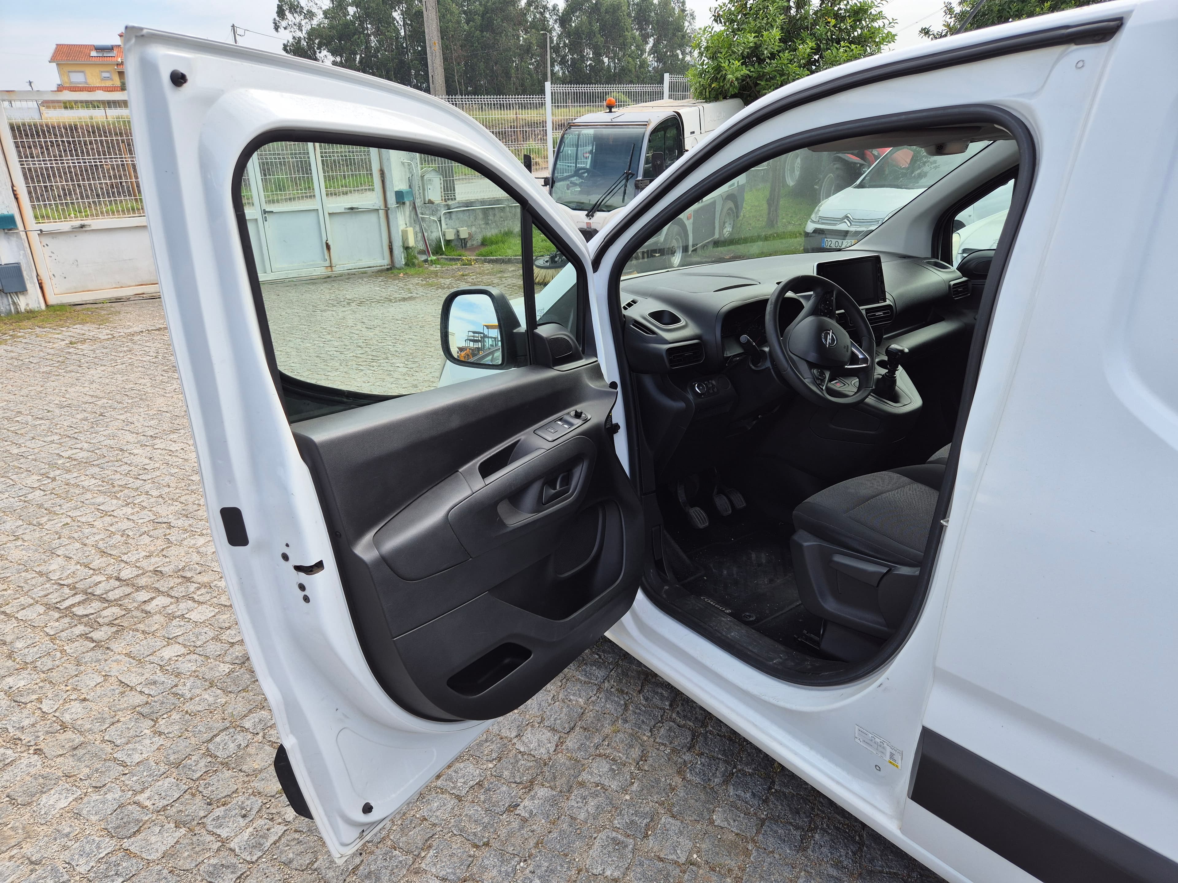 Opel Combo · Ano 2022 — image 21