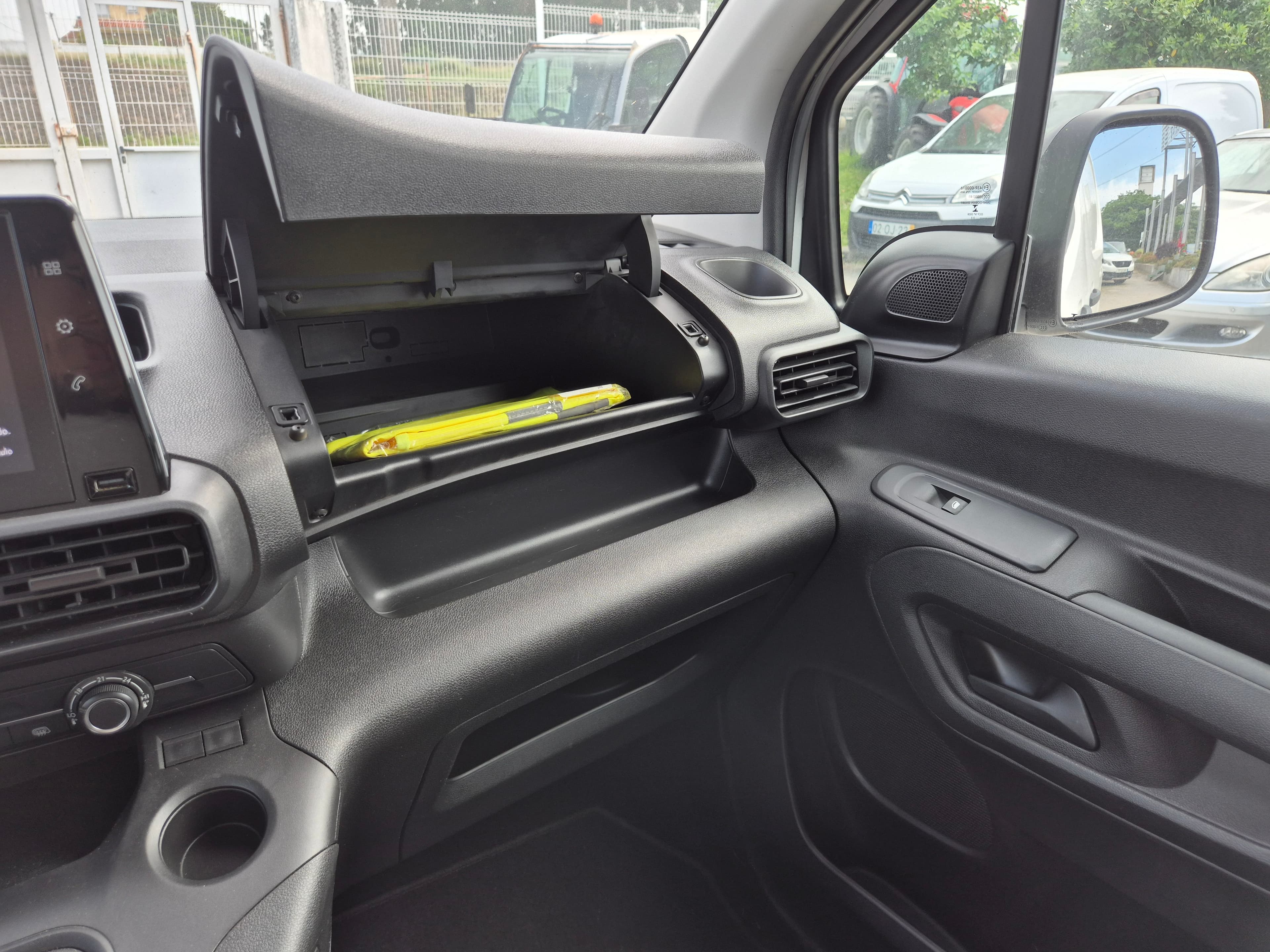 Opel Combo · Ano 2022 — image 39