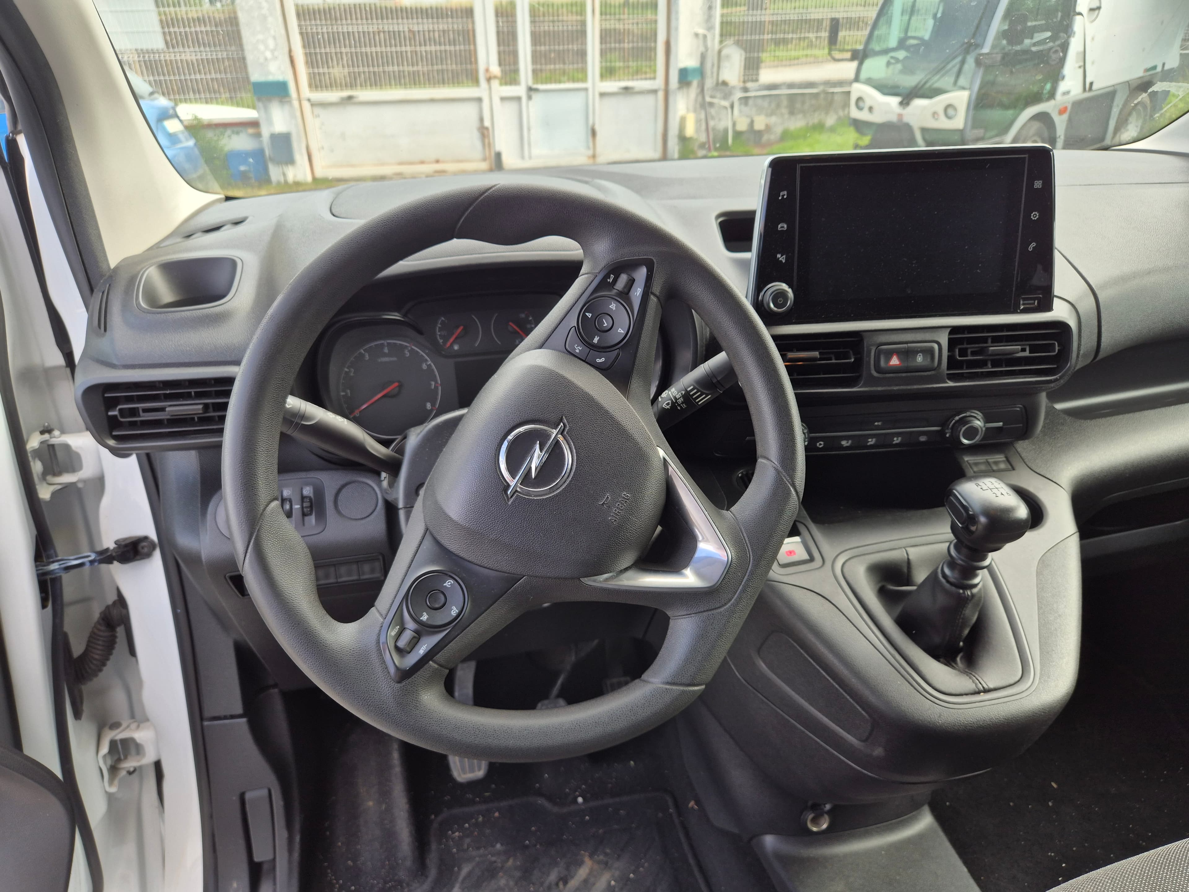 Opel Combo · Ano 2022 — image 24