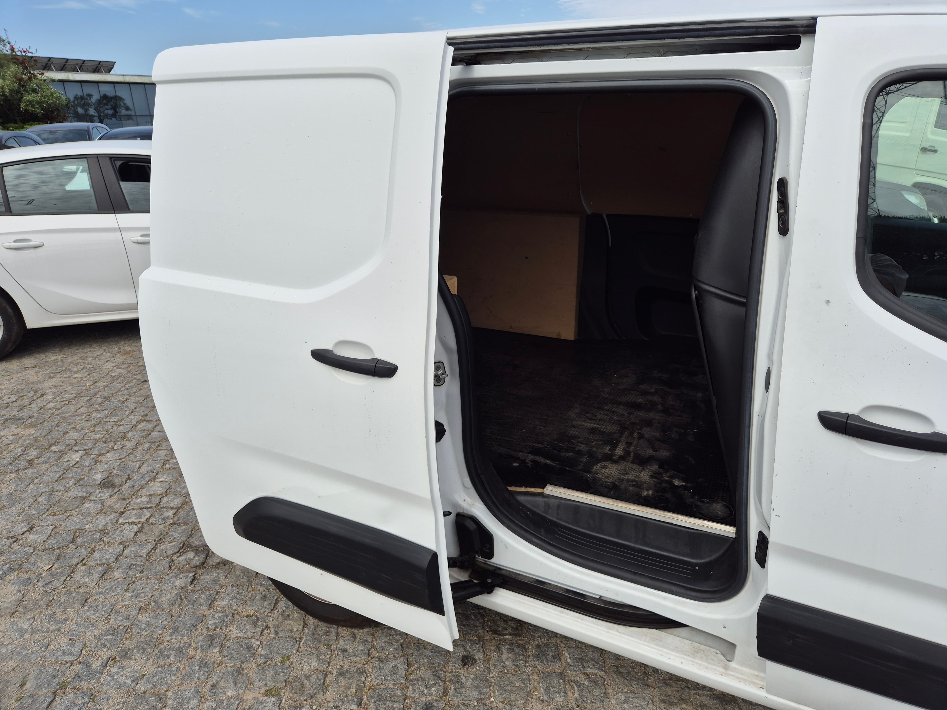 Opel Combo · Ano 2022 — image 16