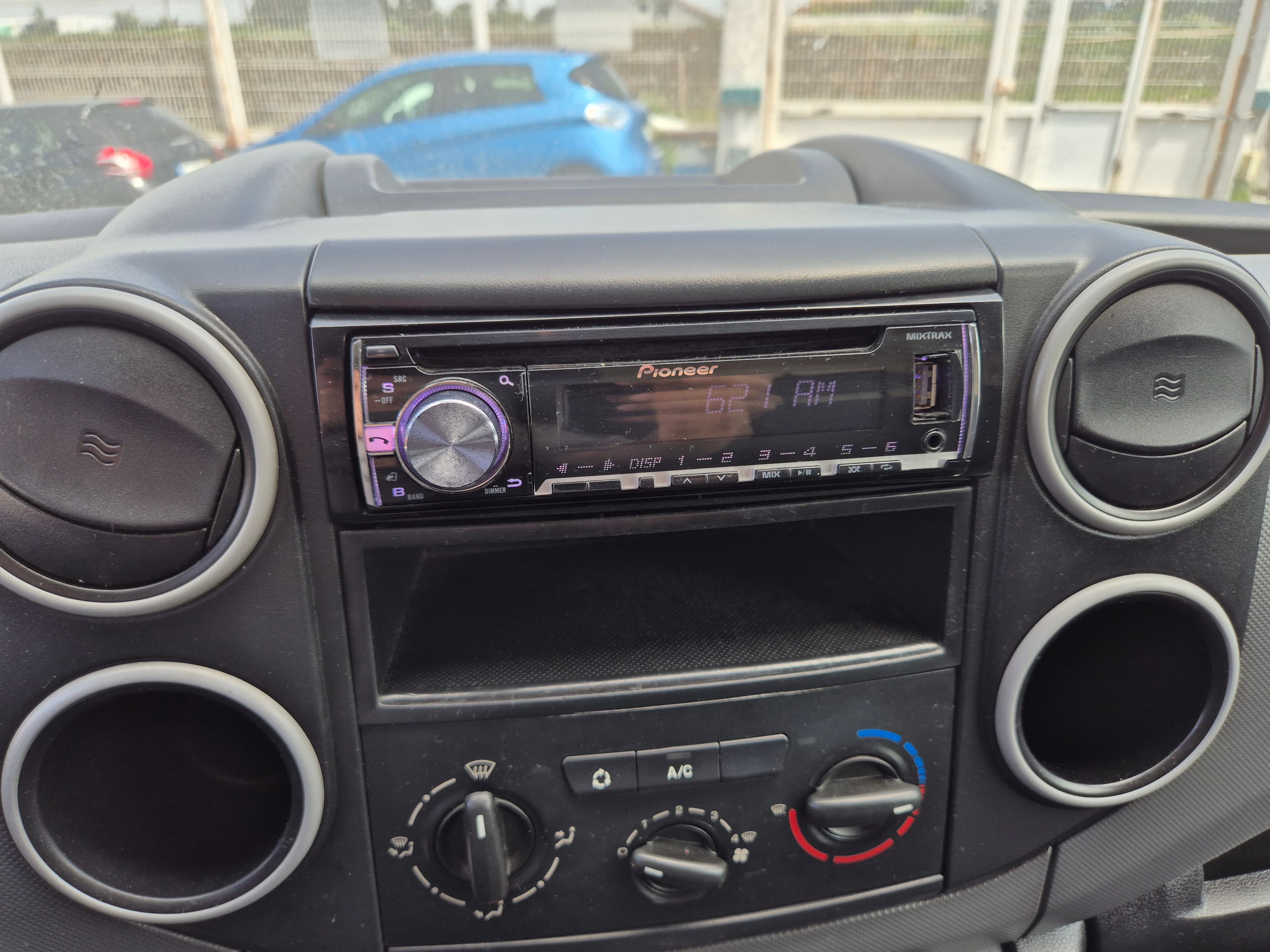 Citroën Berlingo · Año 2014 — imagen 40