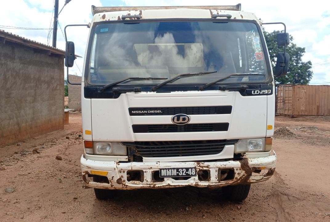 Nissan UD290 — imagen 11