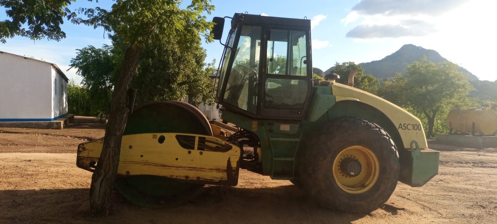 Rolo Compactador AMMANN ASC 100 — image 4