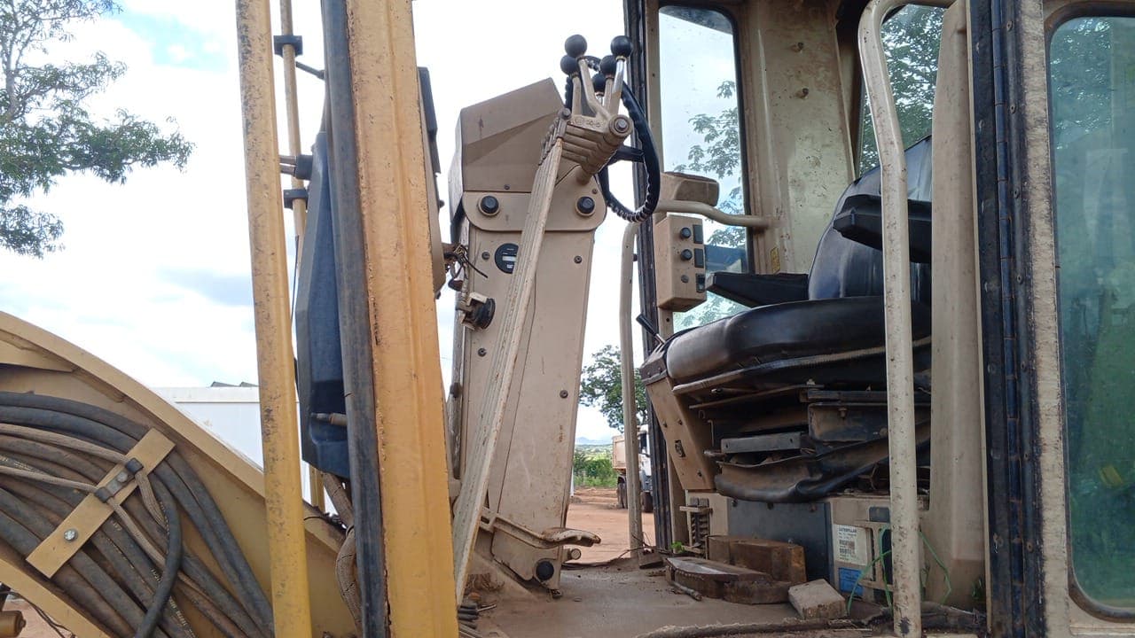 Motoniveladora CAT 140K — imagem 2