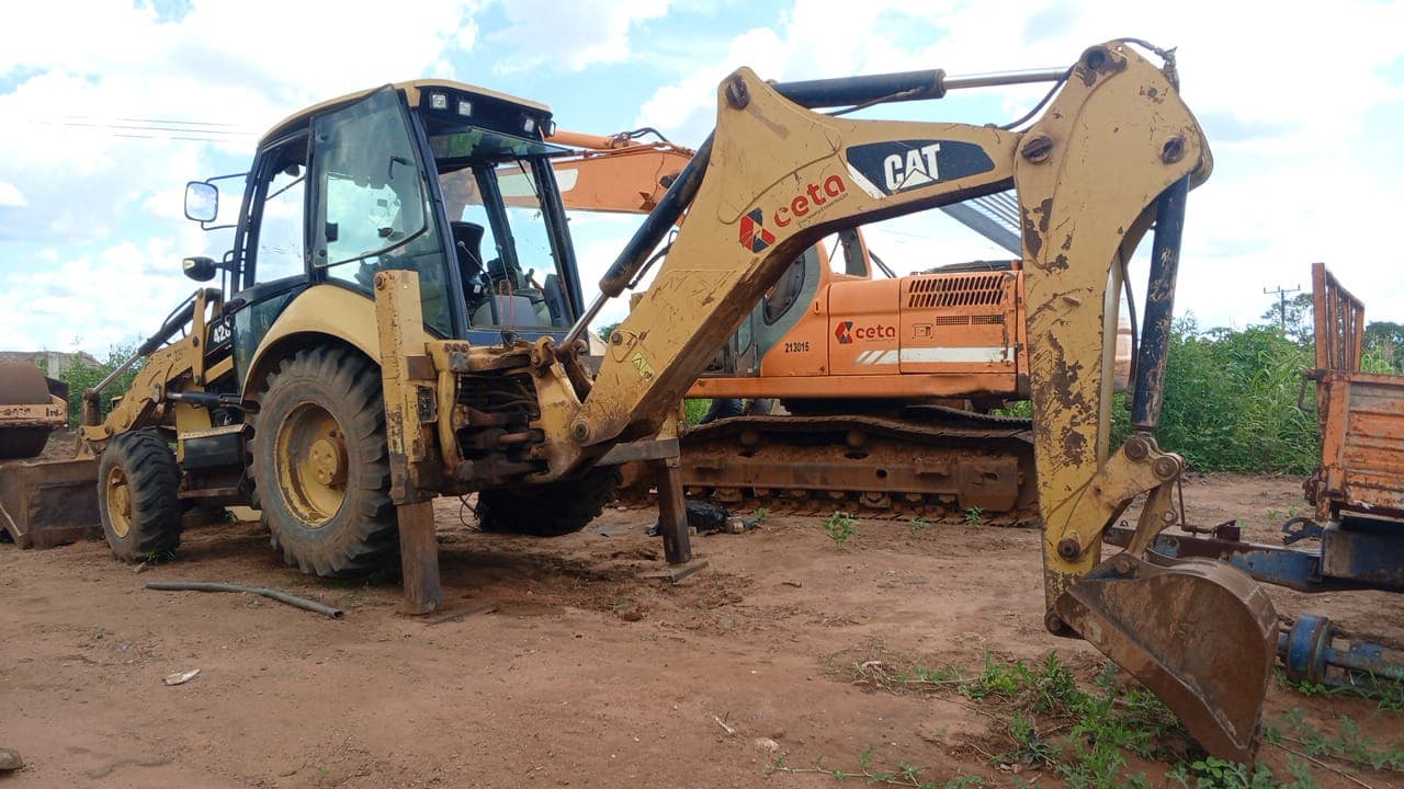 Retroescavadeira CAT 428F — imagem 2