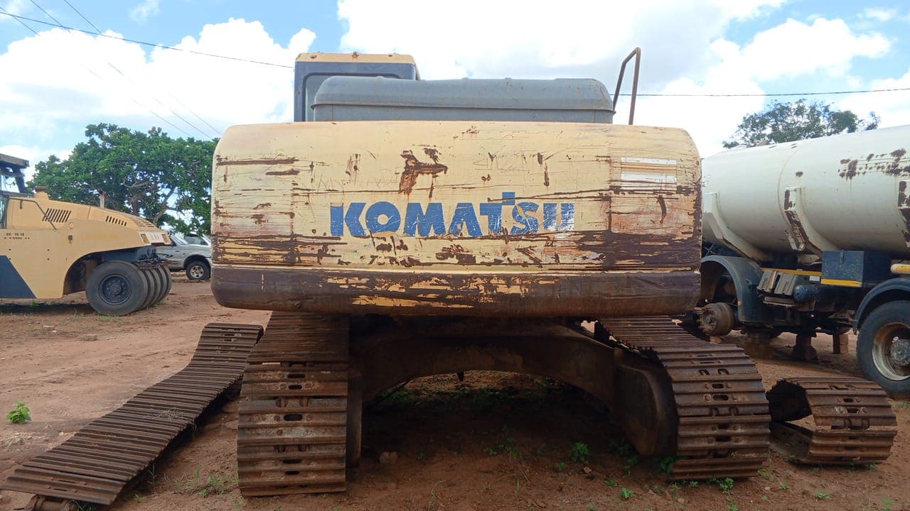 Escavadora Komatsu PC270-7