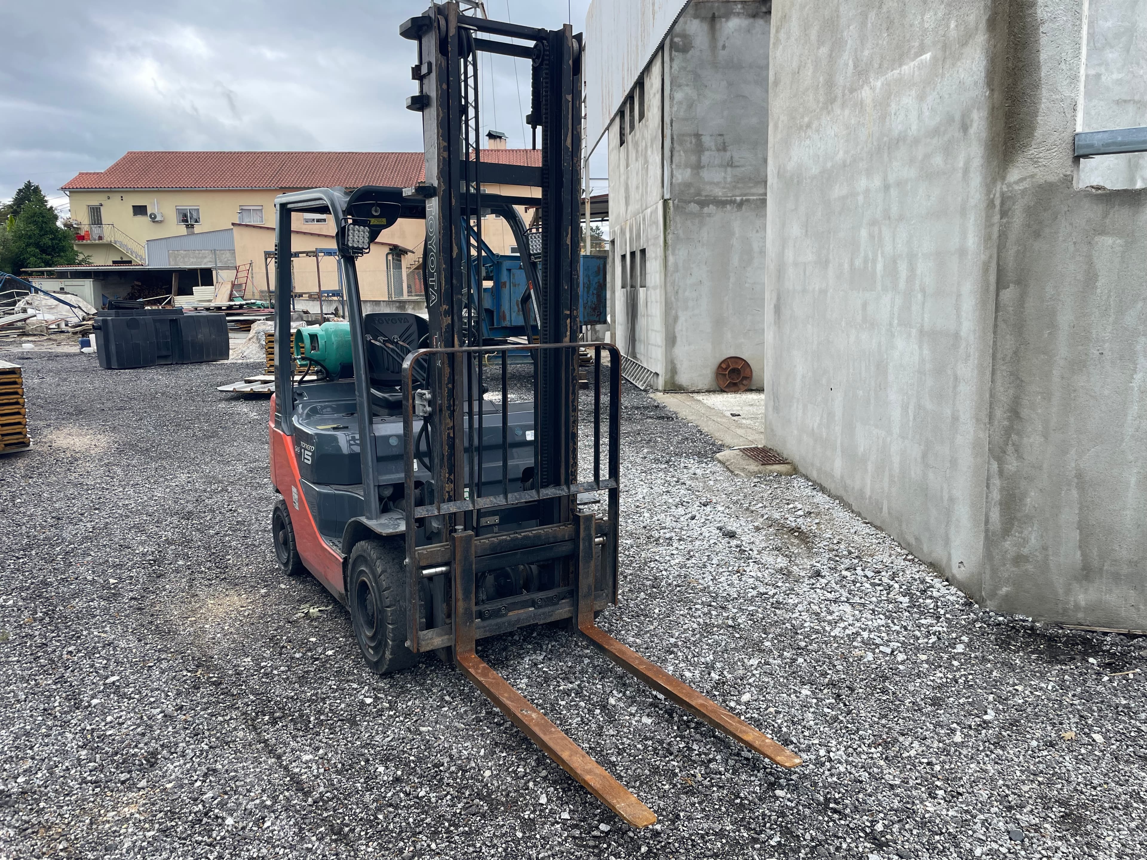 Empilhador a Gás Toyota 028FGF15