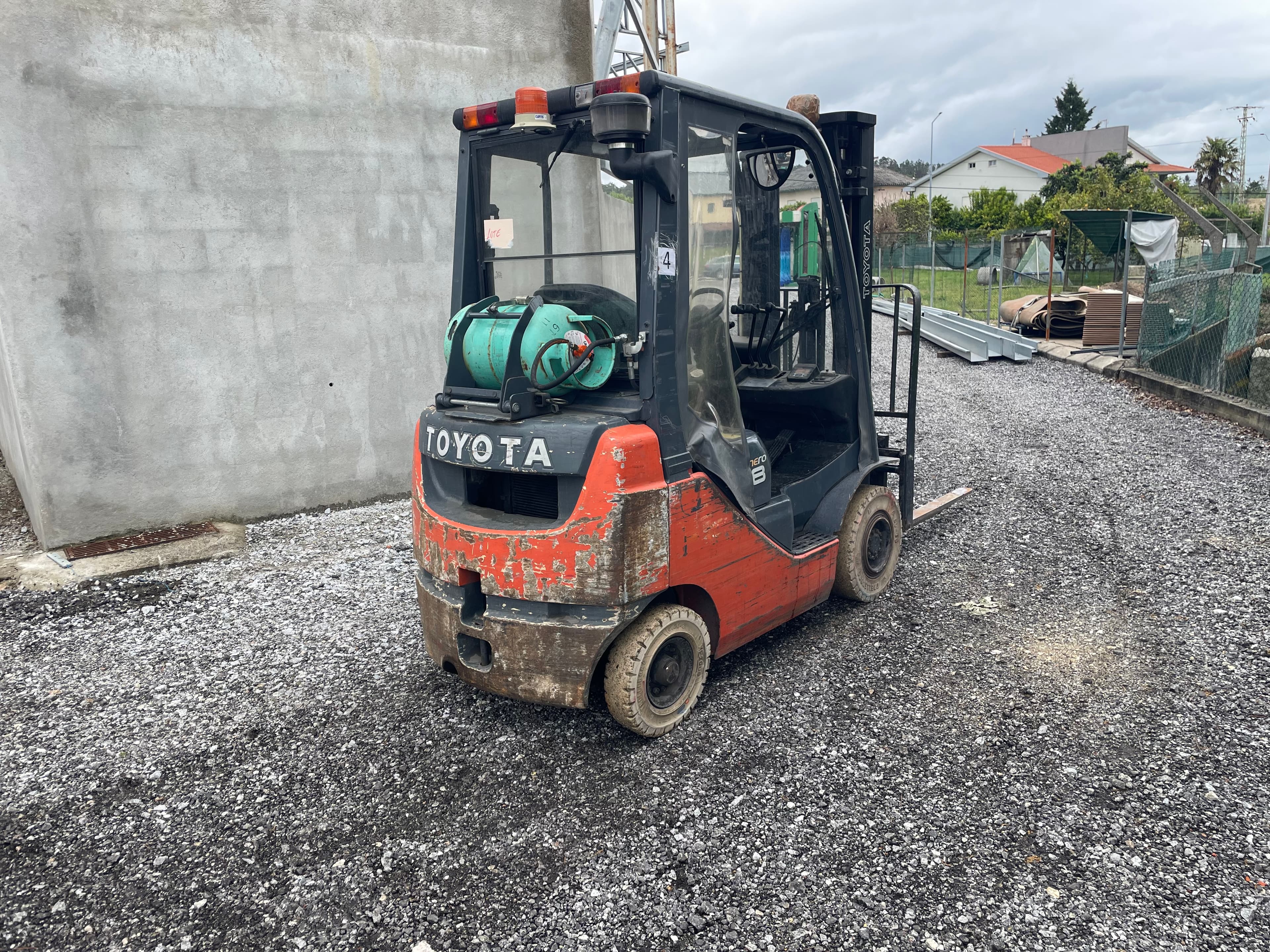 Empilhador a Gás Toyota 028FGF18 — imagen 3
