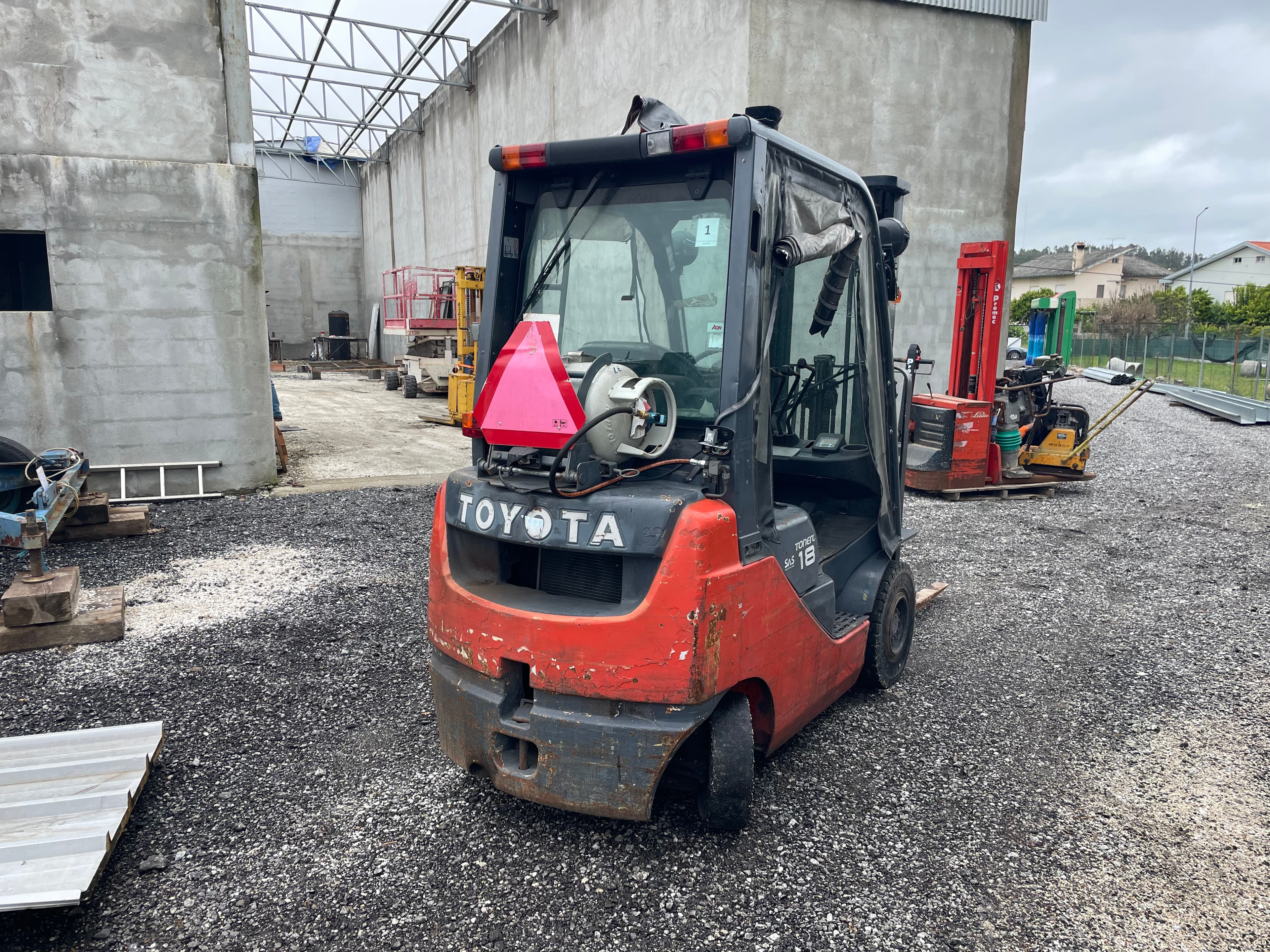 Empilhador a Gás Toyota 028FGF18 — image 7
