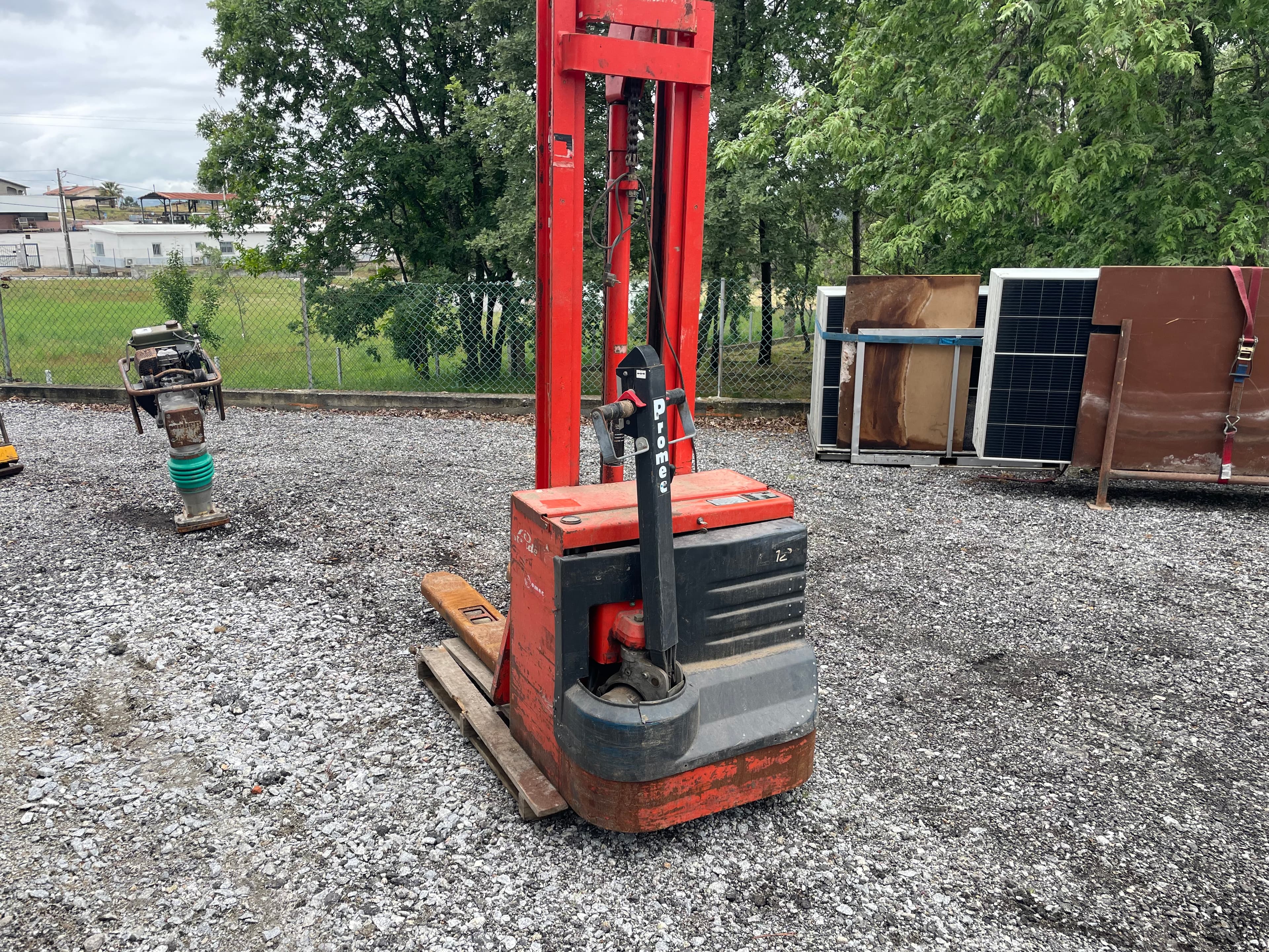 Stacker Linde L12 — imagen 6