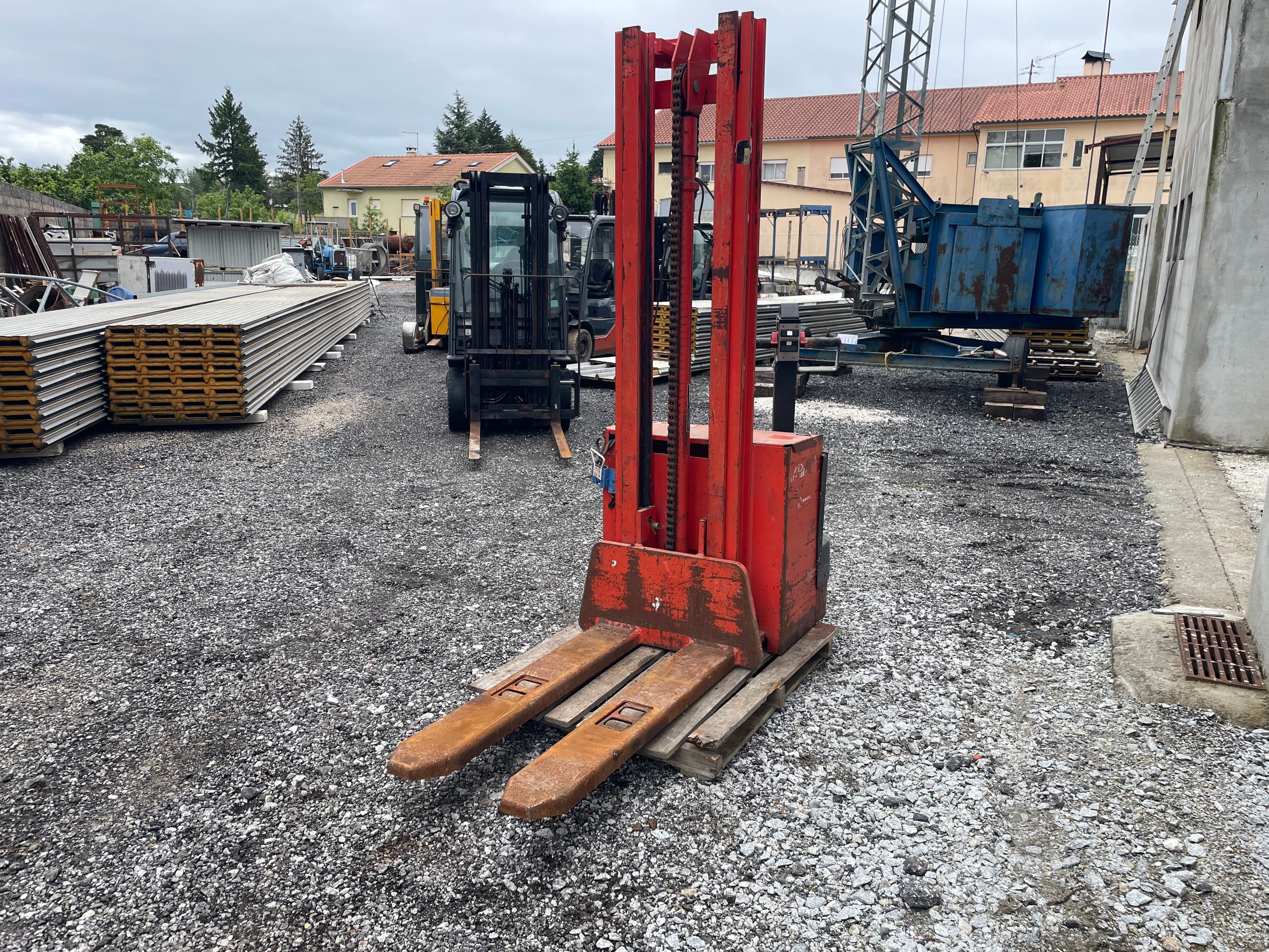 Stacker Linde L12 — imagen 3