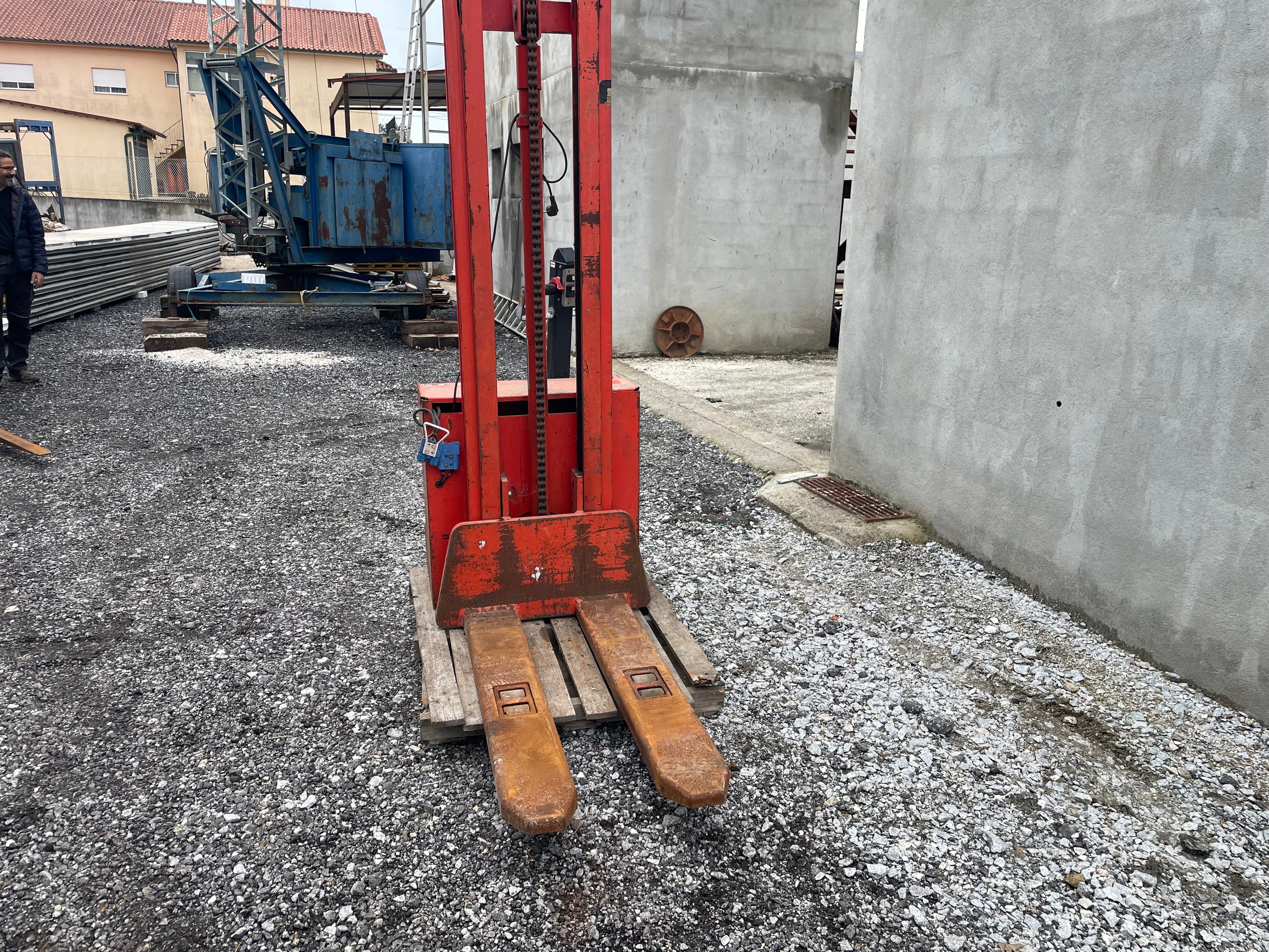 Stacker Linde L12 — imagen 2