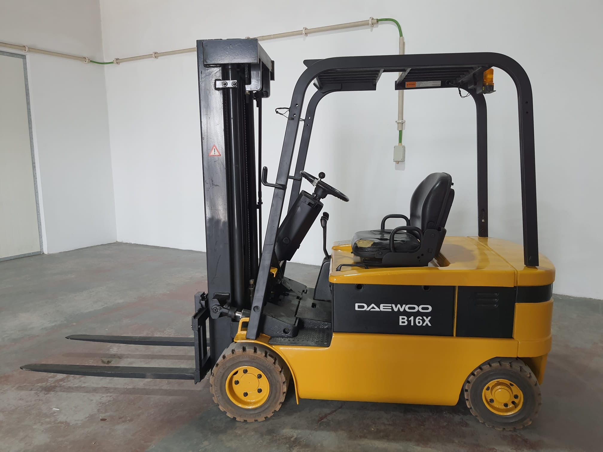 Empilhador Elétrico DAEWOO E16X - RETIRADO — imagen 9