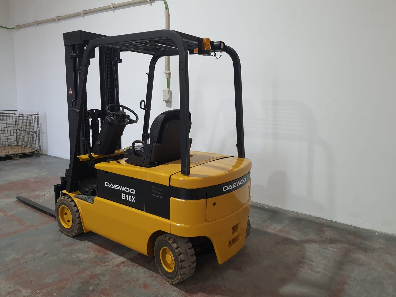 Empilhador Elétrico DAEWOO E16X - RETIRADO — imagen 3