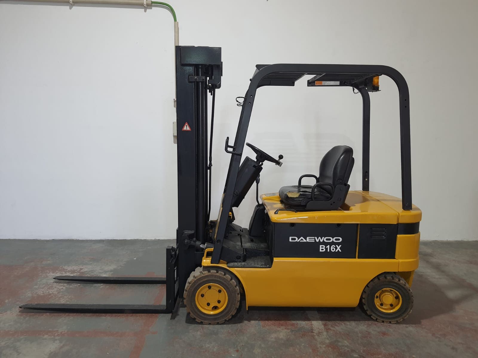 Empilhador Elétrico DAEWOO E16X - RETIRADO — imagen 4