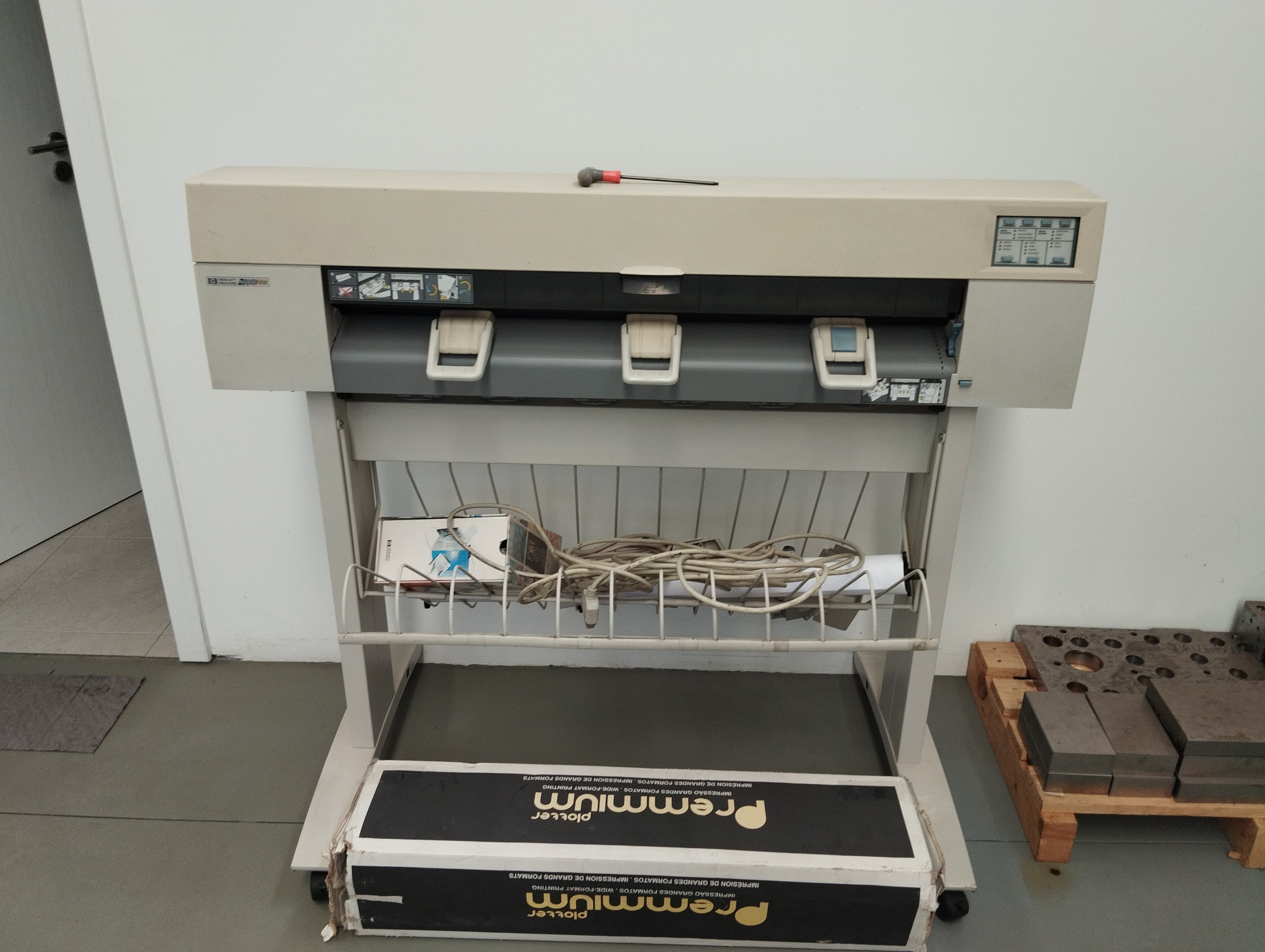 Equipamentos de Escritório · Plotter — image 8