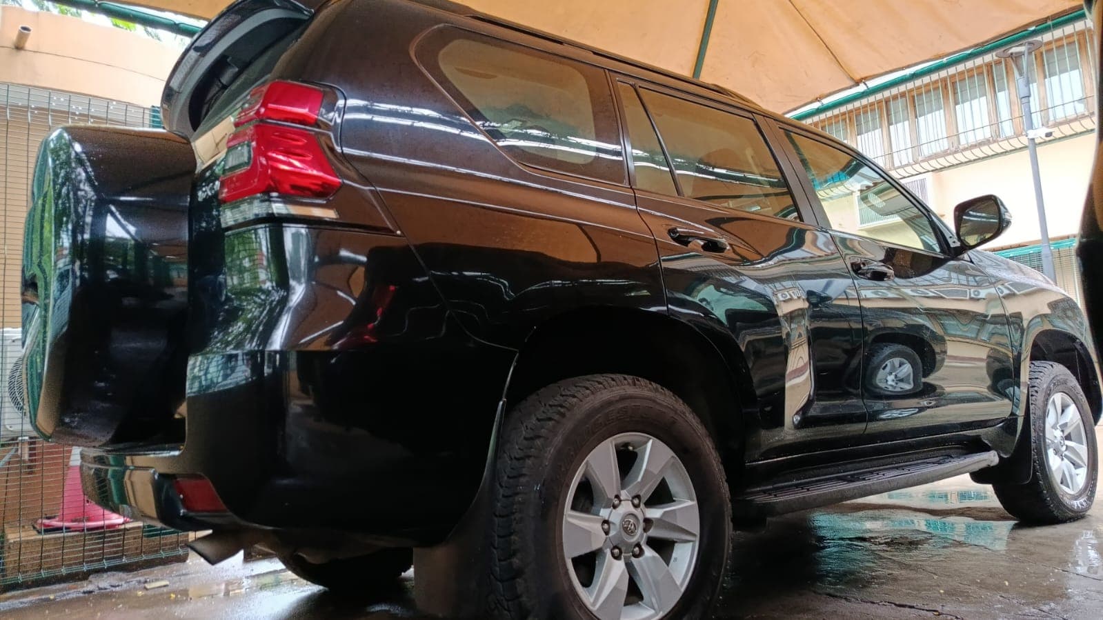 Toyota Landcruiser Prado — image 5