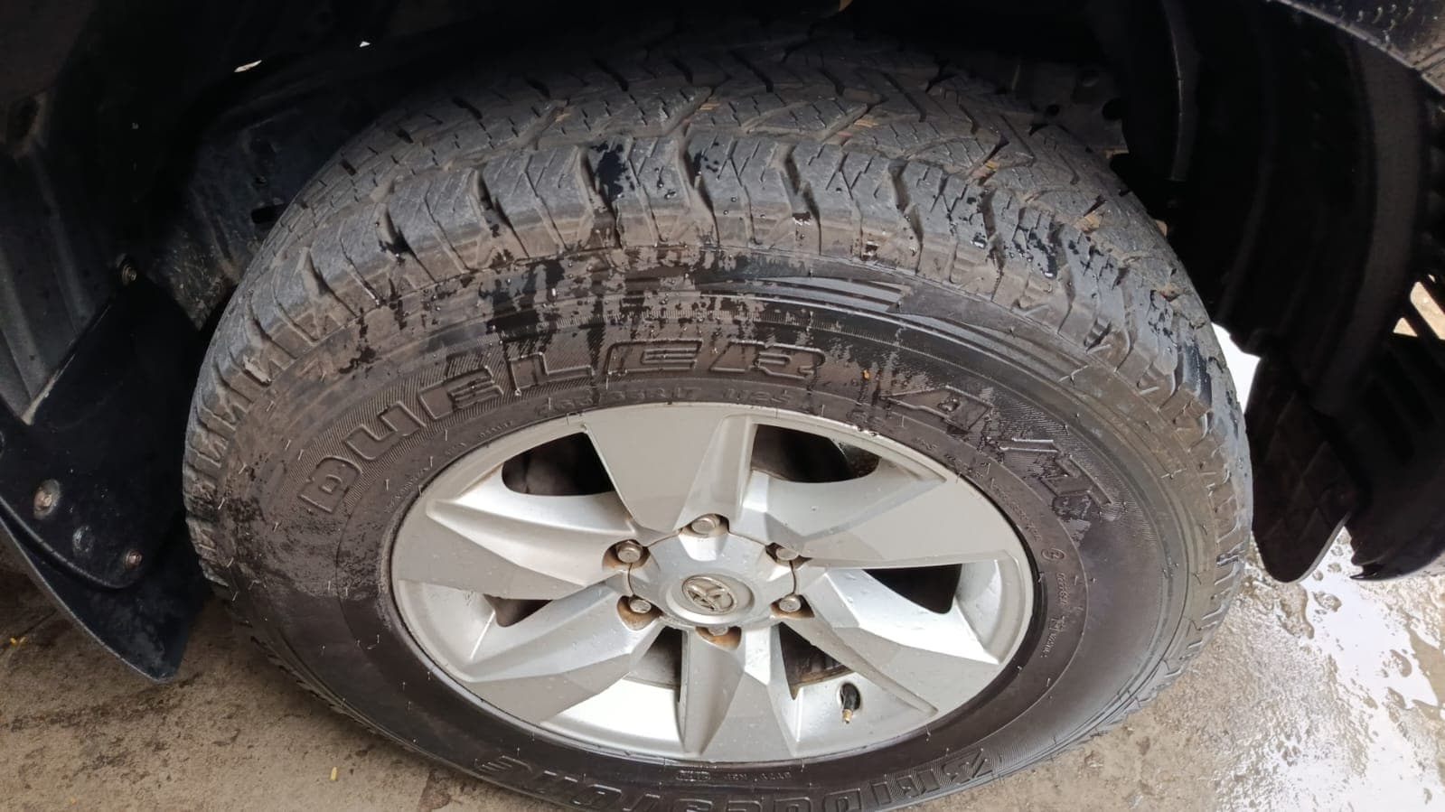 Toyota Landcruiser Prado — image 4