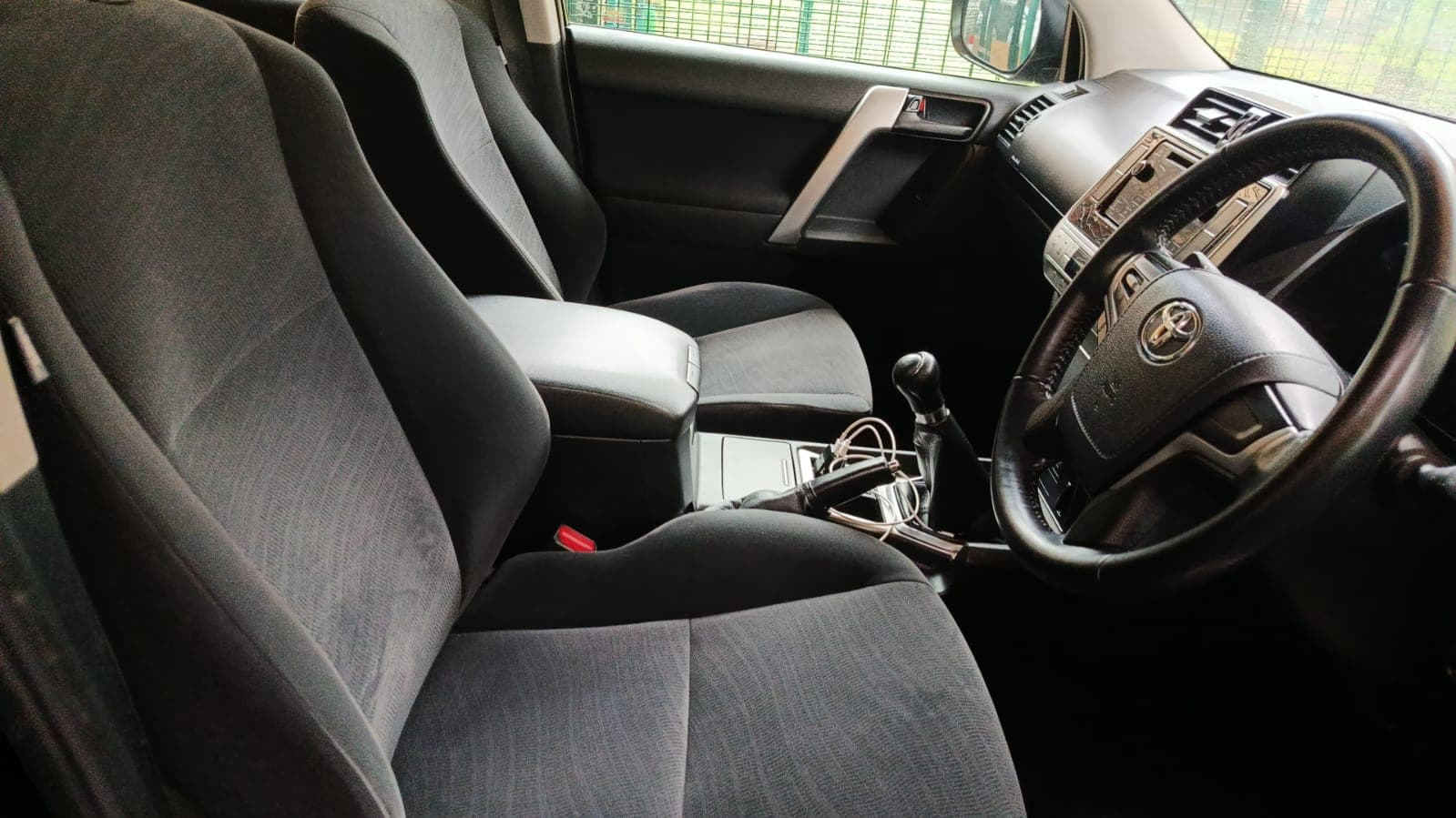 Toyota Landcruiser Prado — image 9