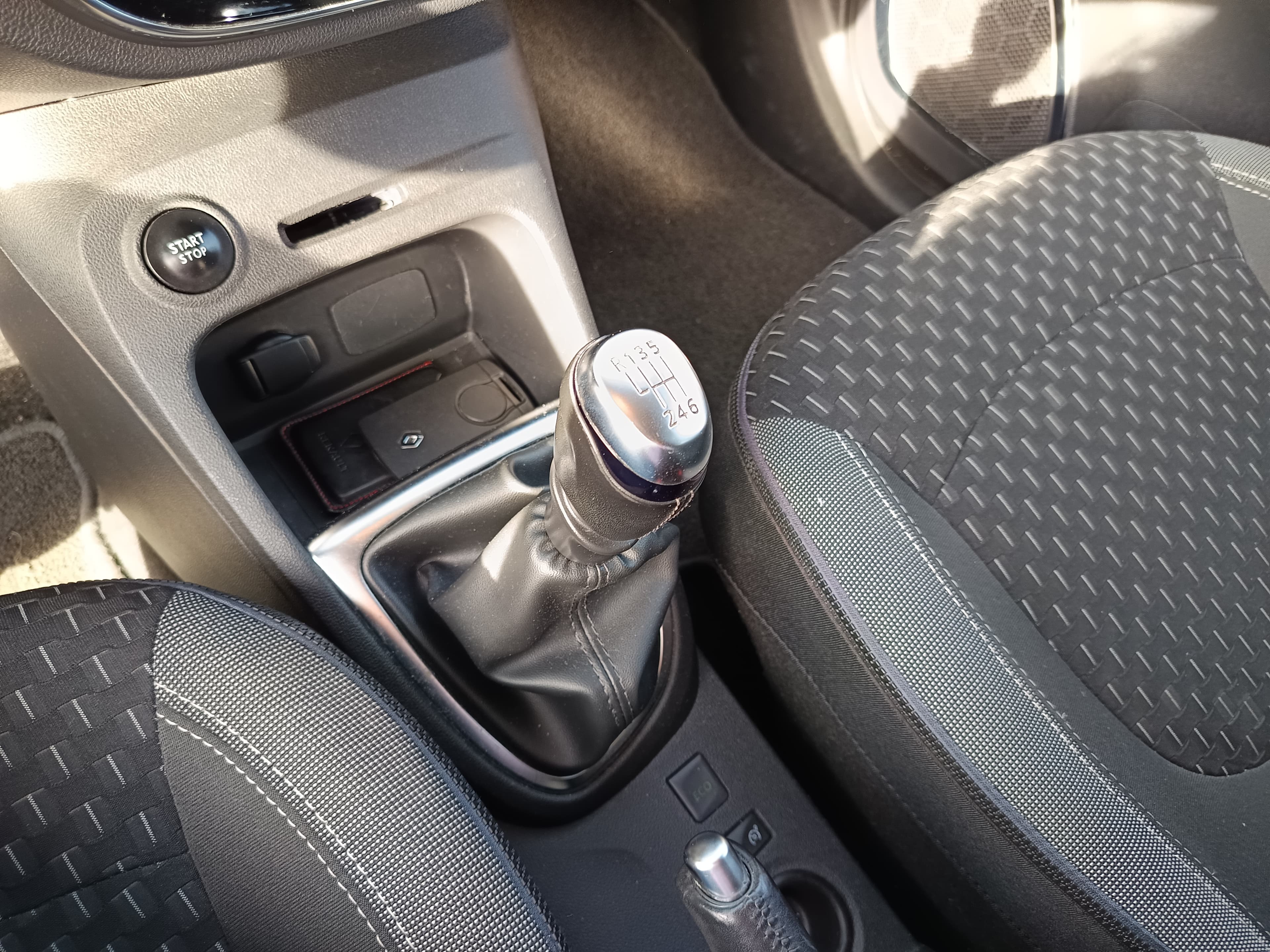 Renault Captur · Ano 2017 — imagen 40