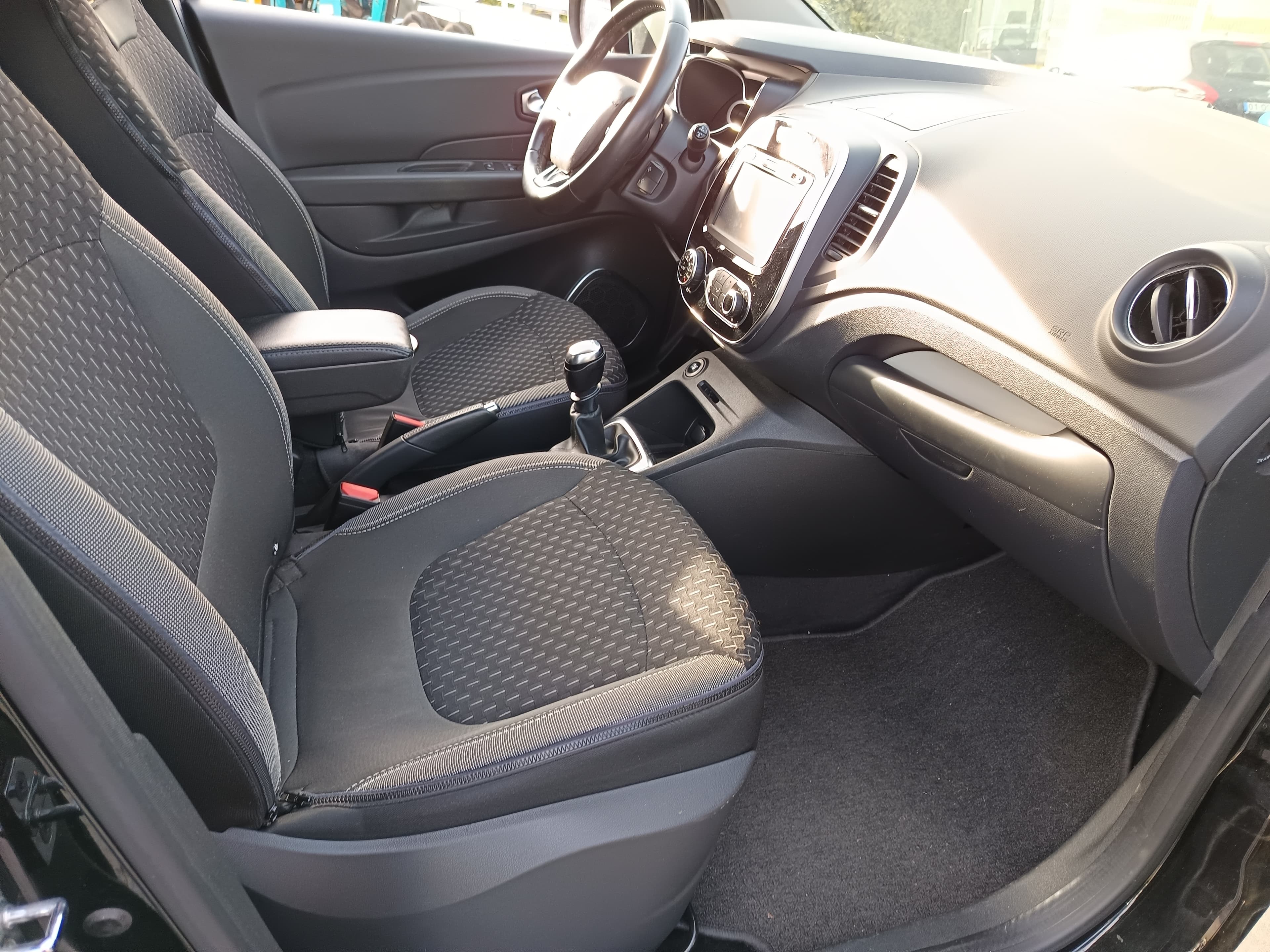 Renault Captur · Ano 2017 — imagen 26