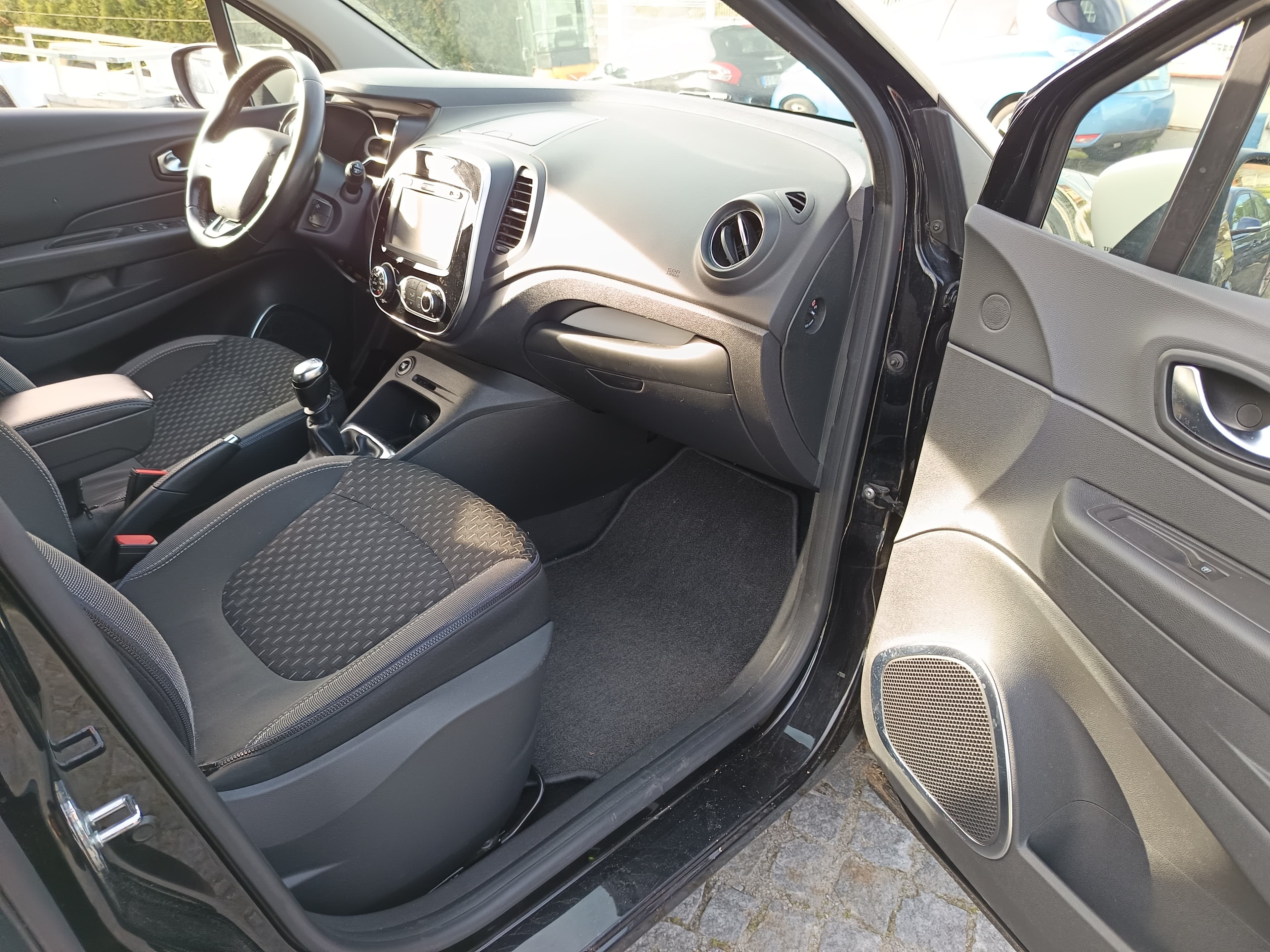Renault Captur · Ano 2017 — imagen 24
