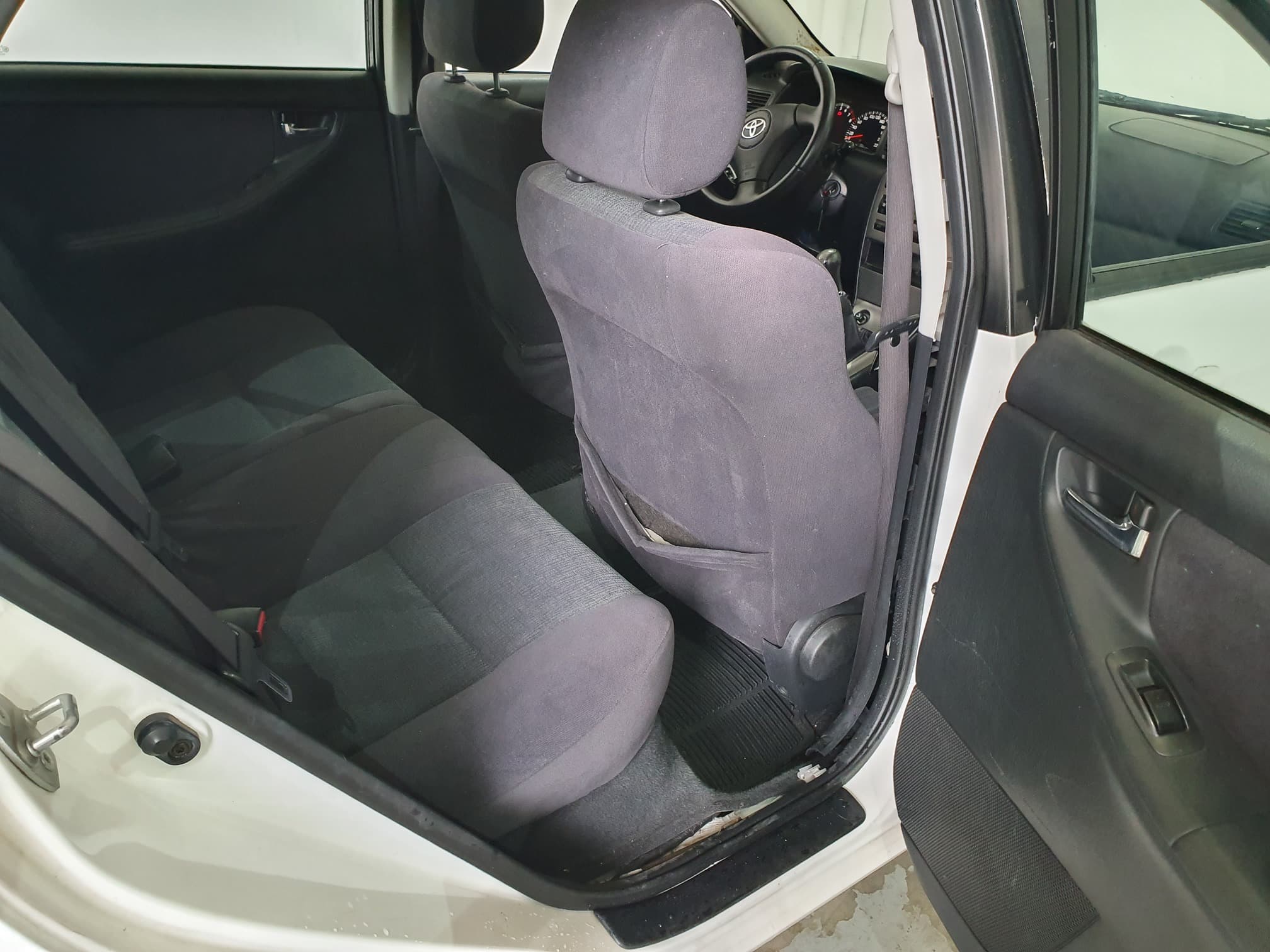 Toyota Corolla Ano 2003 40-46-UA — imagen 7