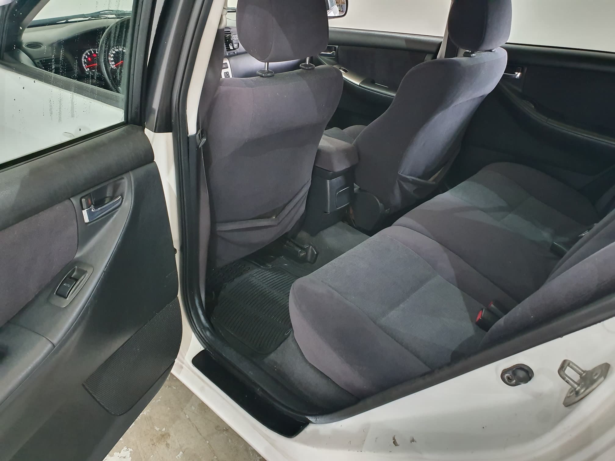 Toyota Corolla Ano 2003 40-46-UA — imagen 11