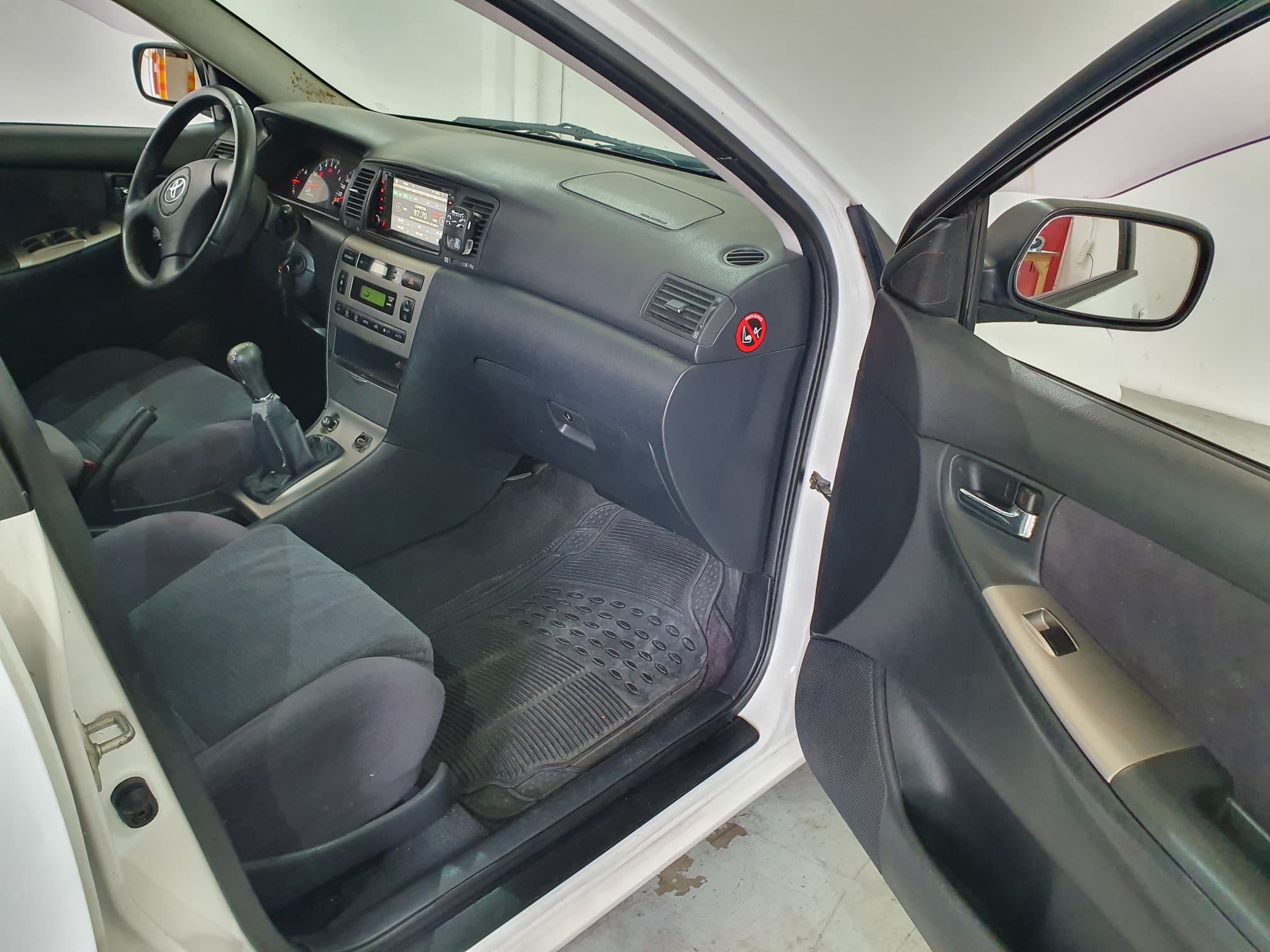 Toyota Corolla Ano 2003 40-46-UA — imagen 14