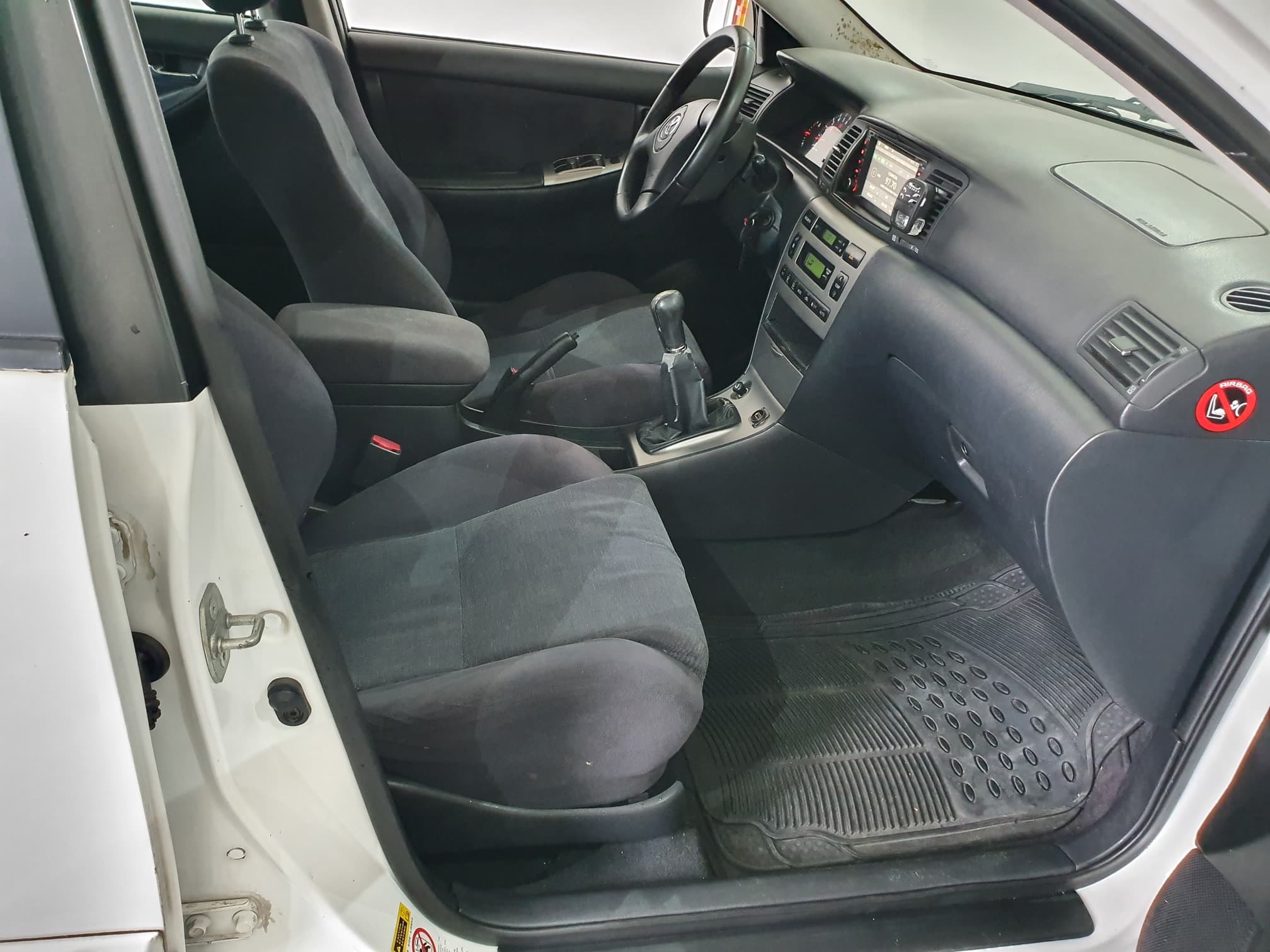 Toyota Corolla Ano 2003 40-46-UA — imagen 12