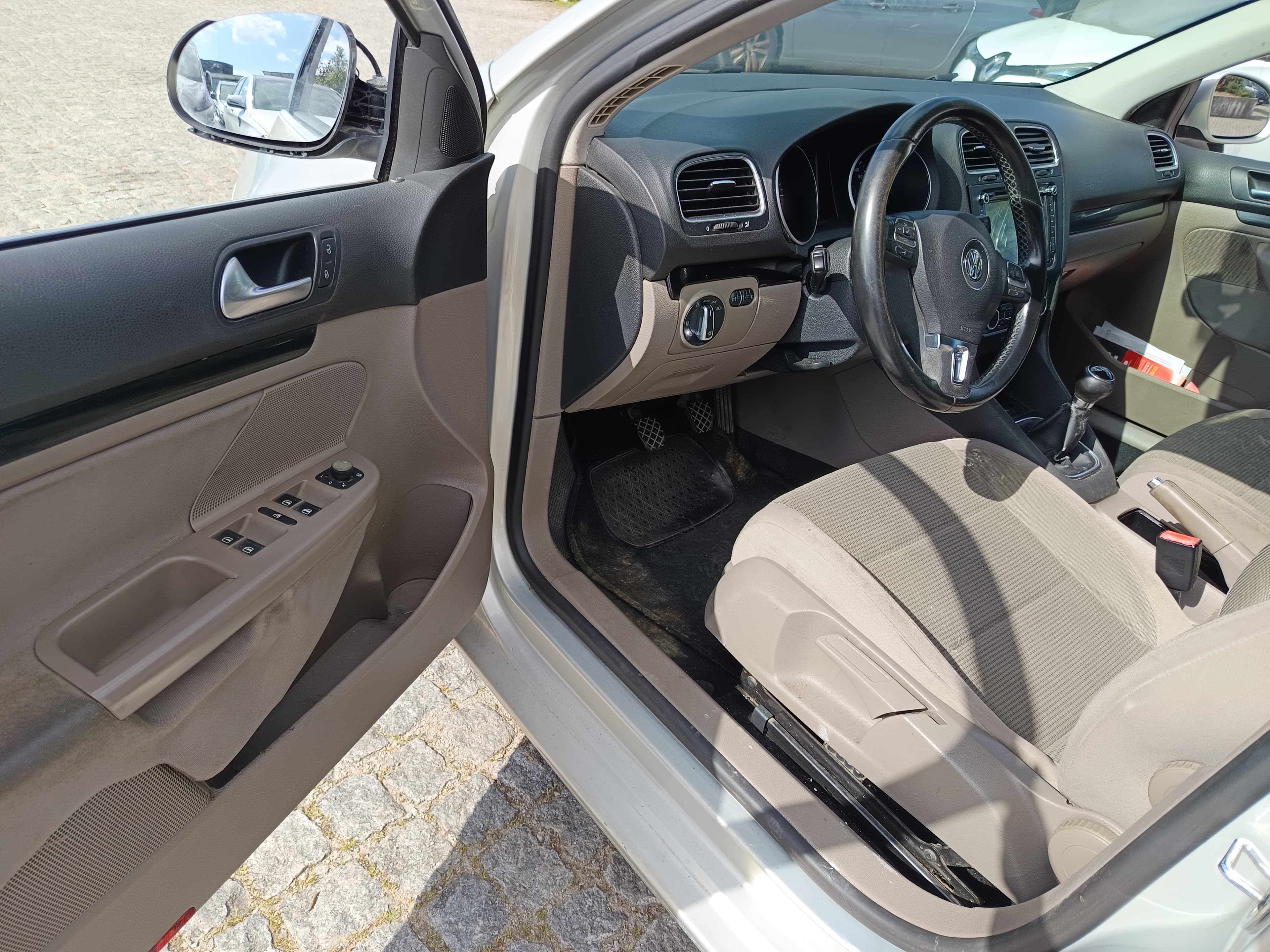 Volkswagen Golf · Ano 2010 — imagen 35