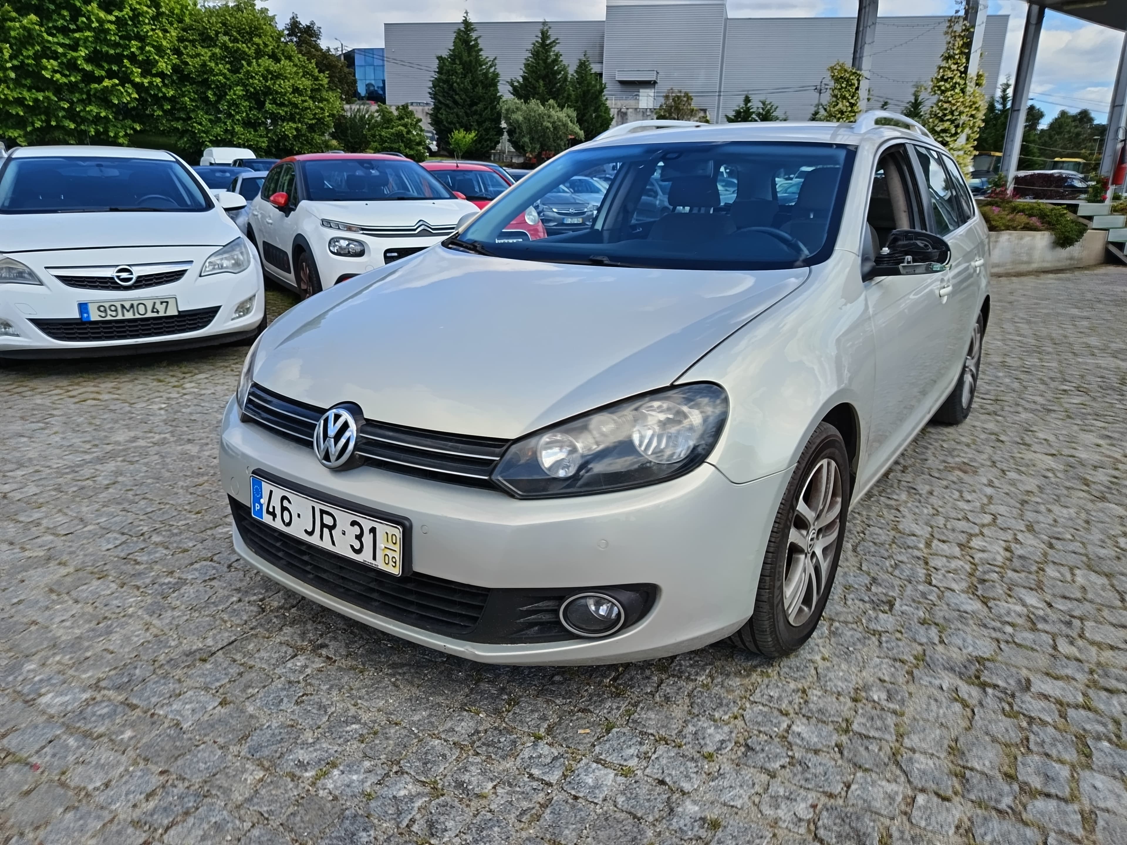 Volkswagen Golf · Ano 2010 — imagen 1