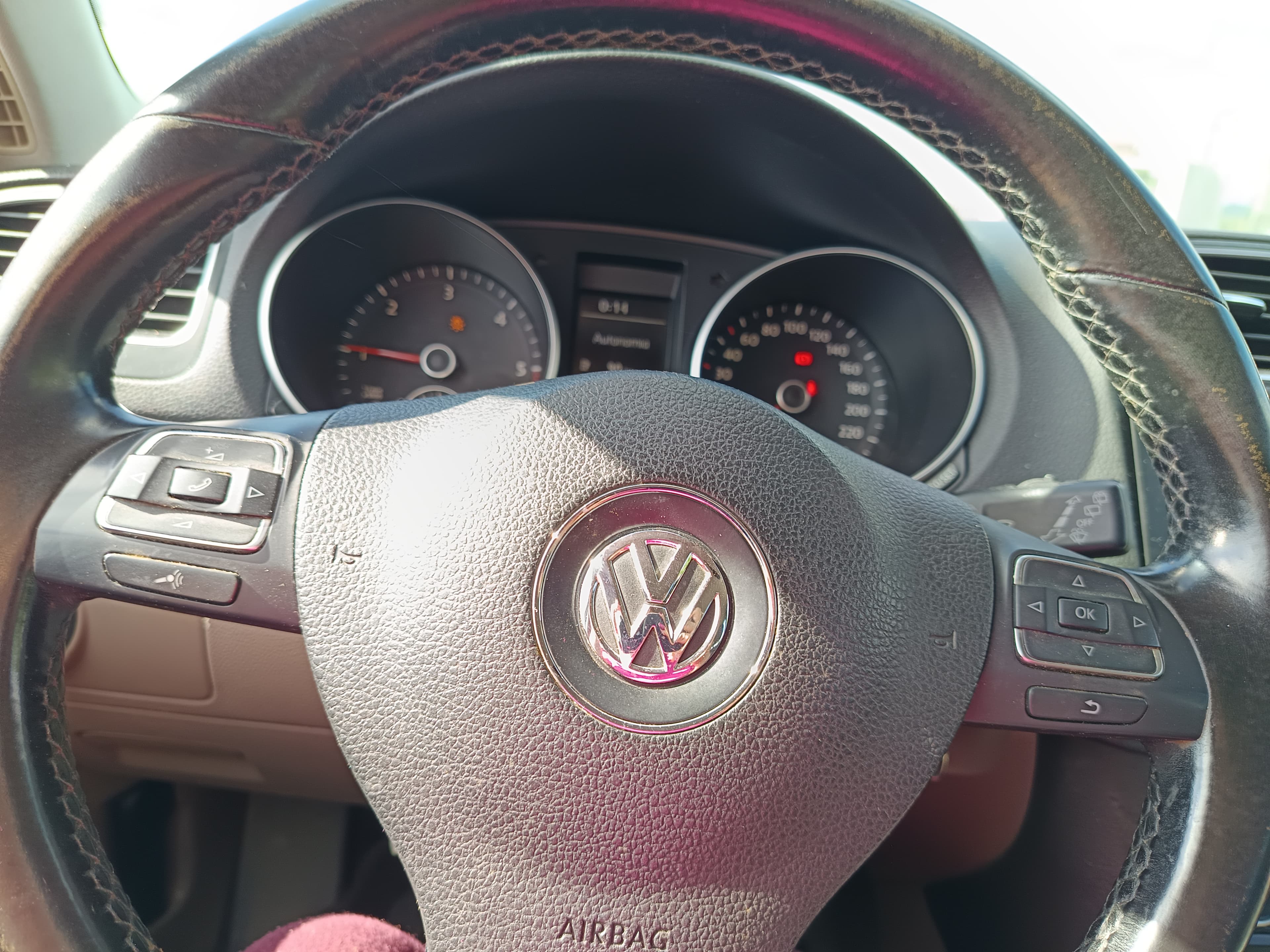 Volkswagen Golf · Ano 2010 — imagen 48