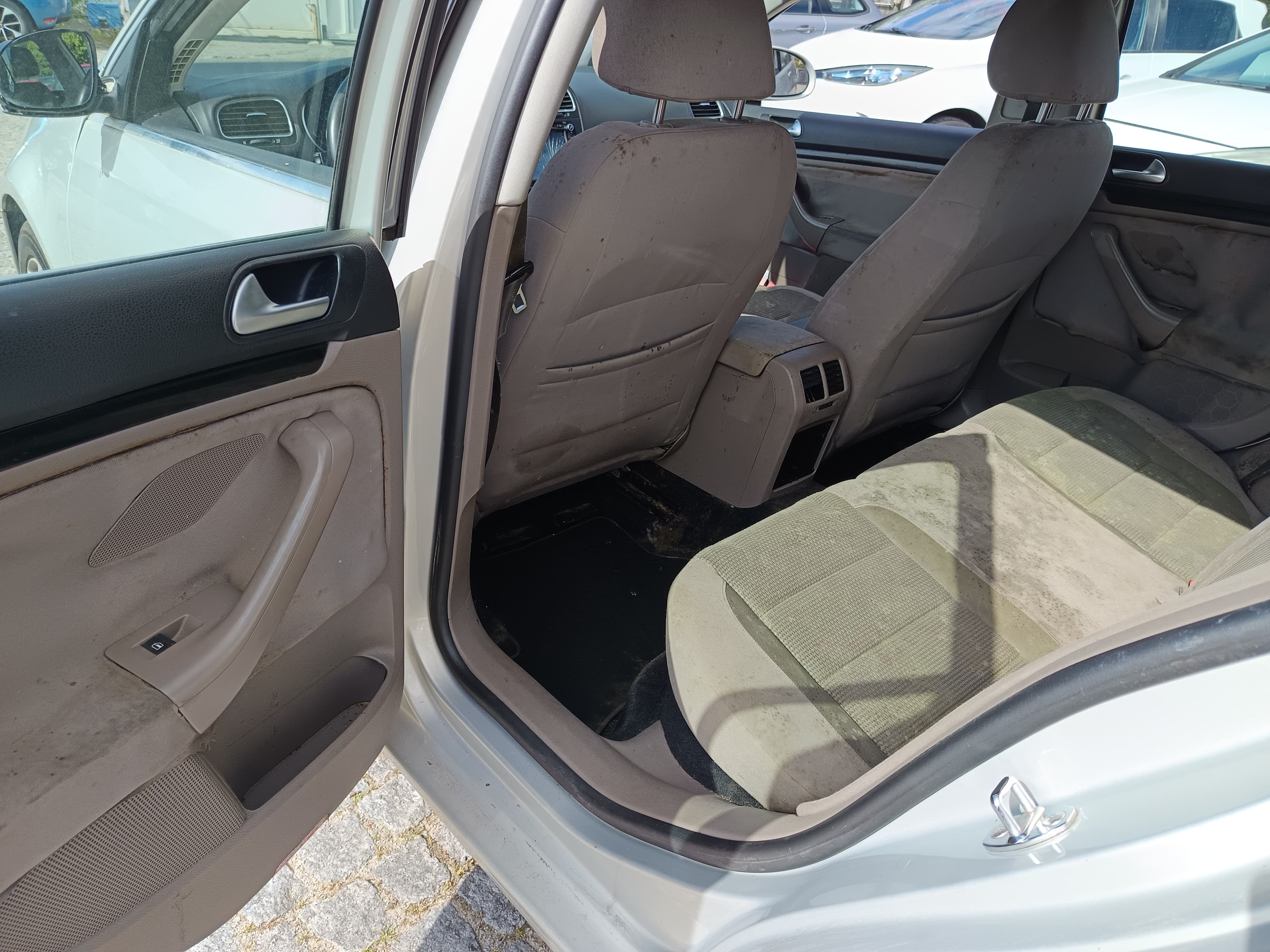 Volkswagen Golf · Ano 2010 — imagen 32
