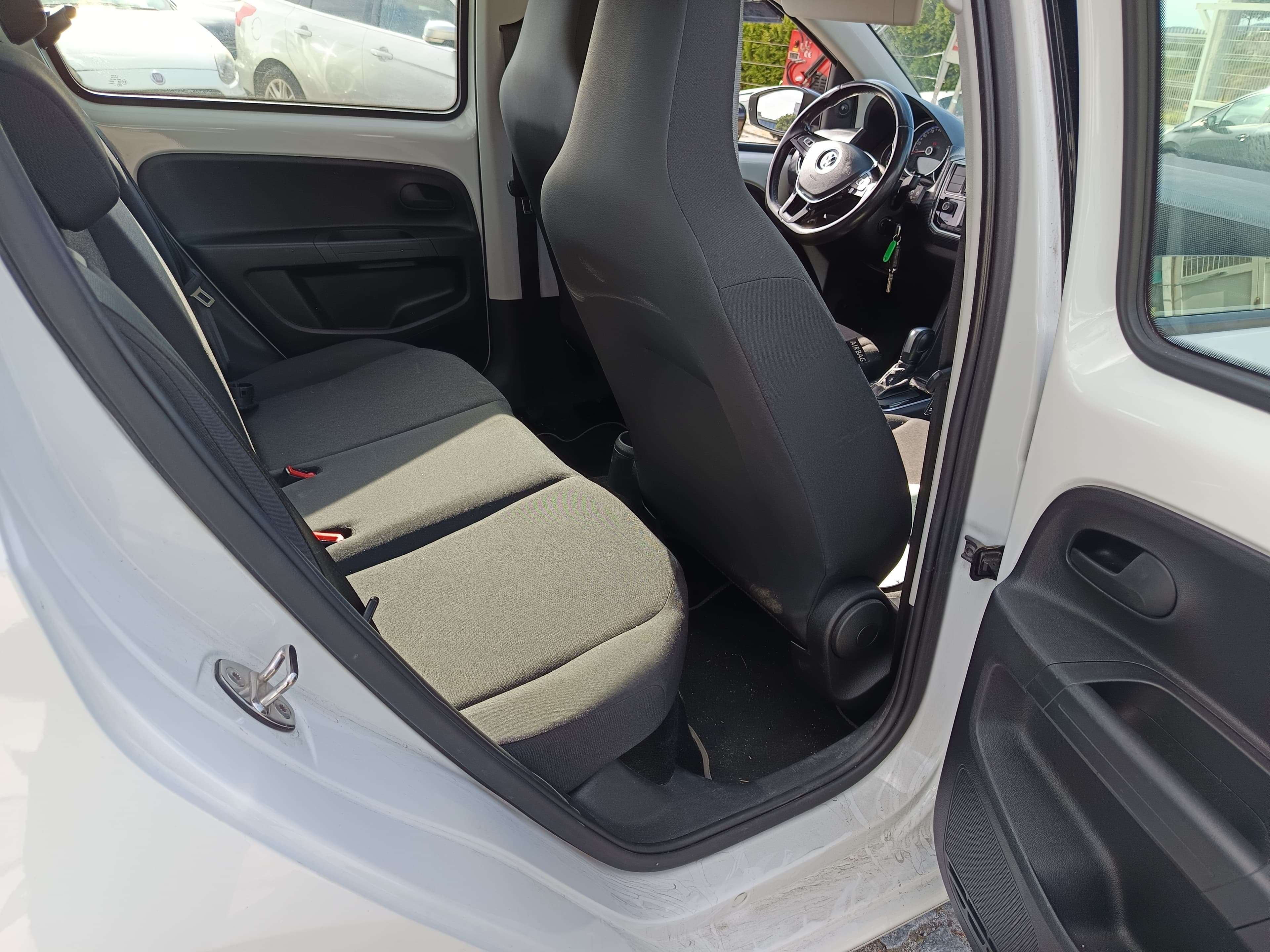 Volkswagen e-UP · Ano 2020 — imagen 21