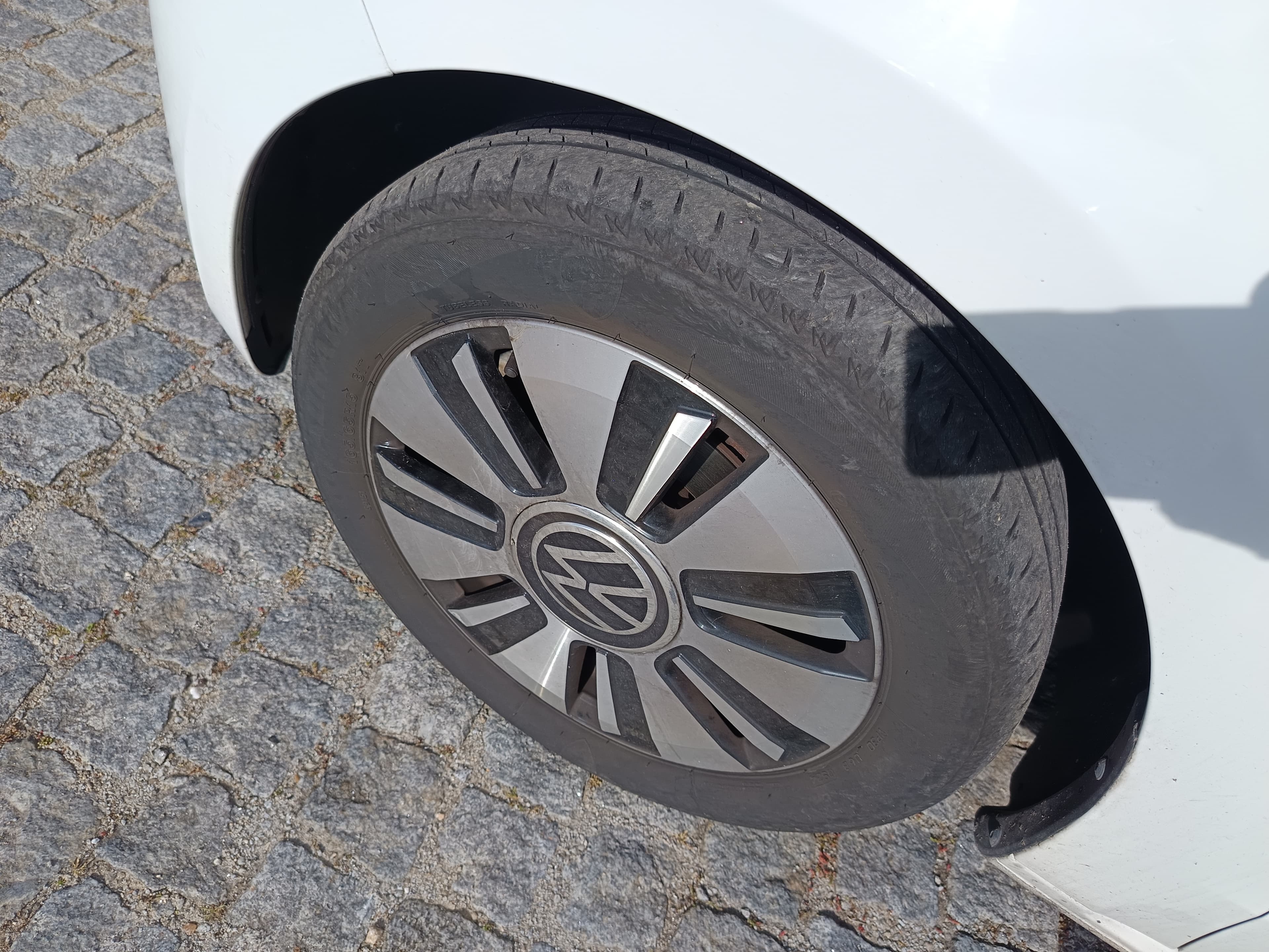 Volkswagen e-UP · Ano 2020 — imagen 14