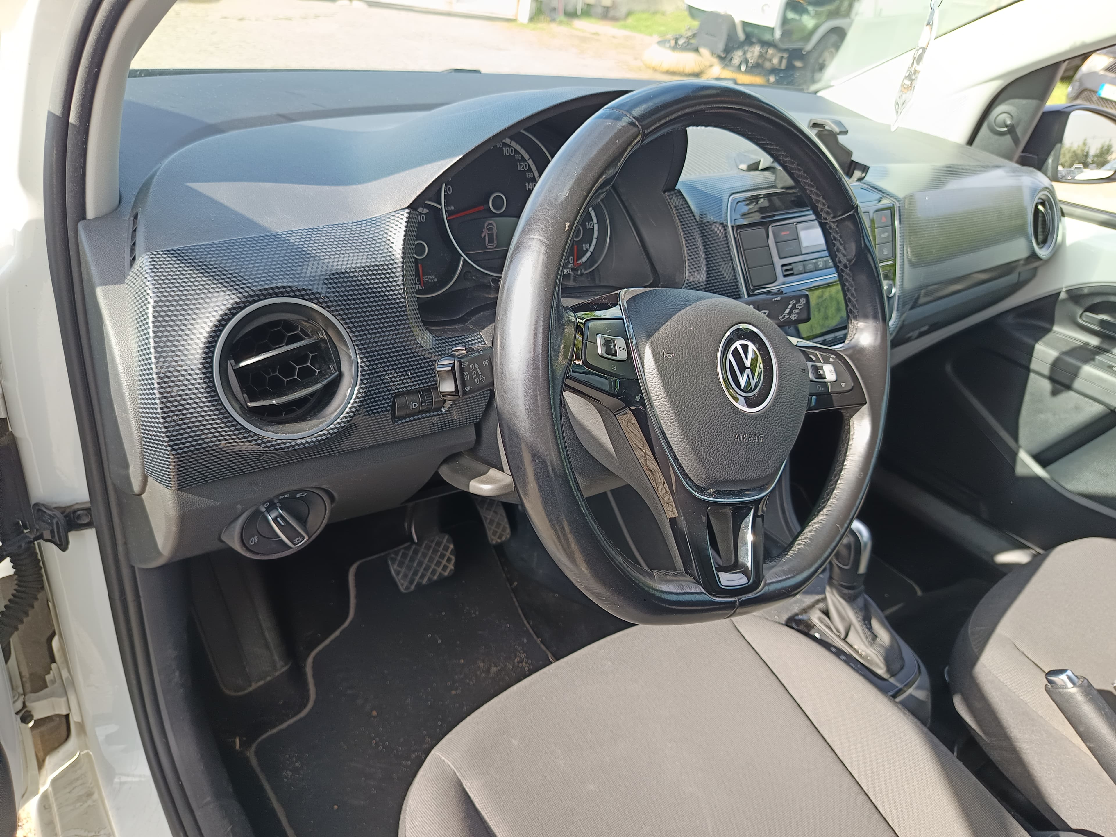 Volkswagen e-UP · Ano 2020 — imagen 35