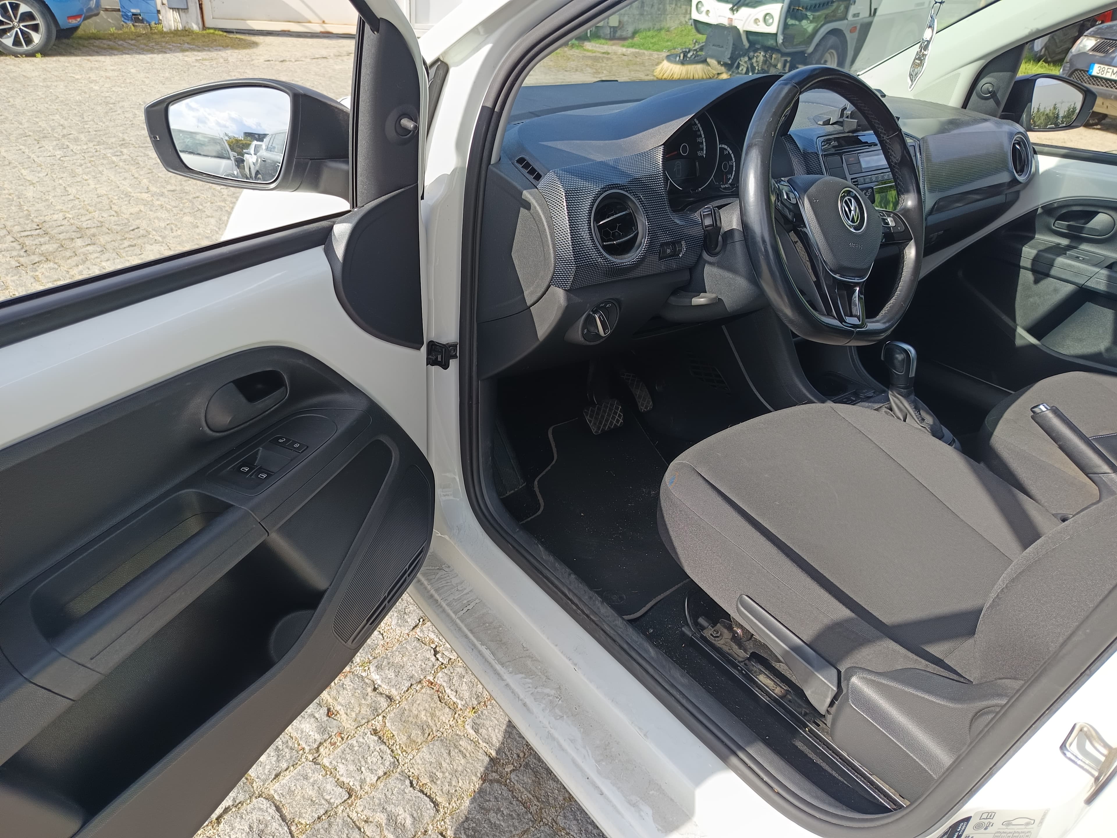 Volkswagen e-UP · Ano 2020 — imagen 30