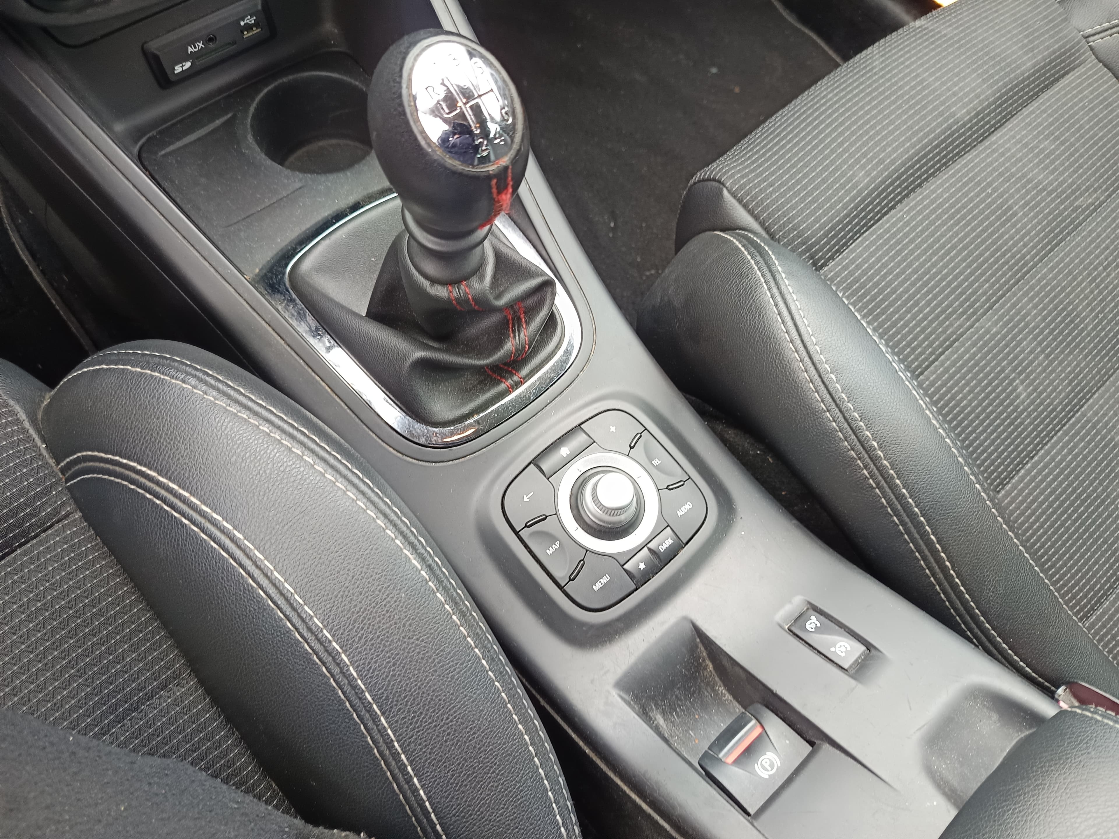 Renault Mégane · Year 2016 — image 36