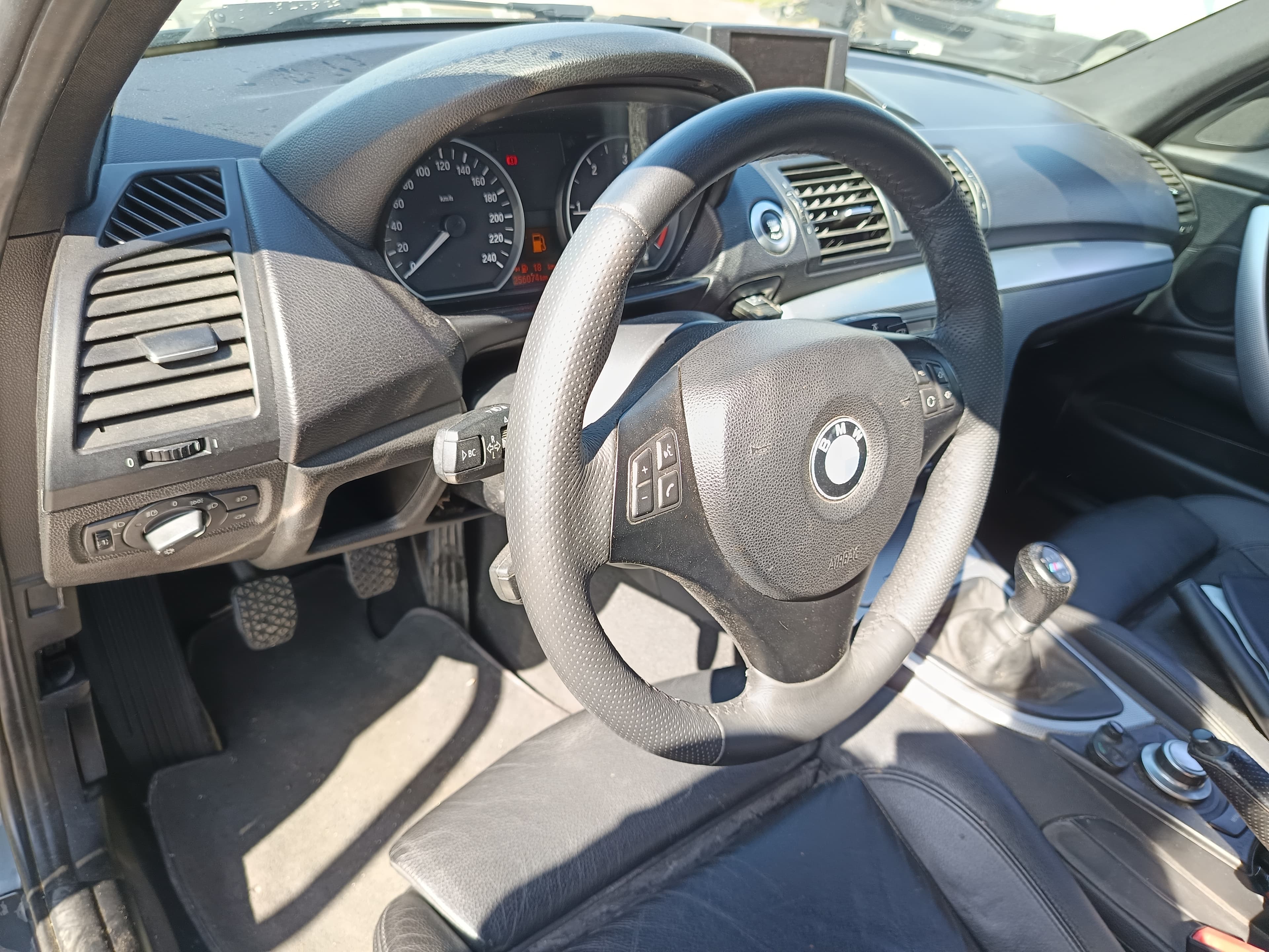 BMW 118 d · Ano 2008 — image 34