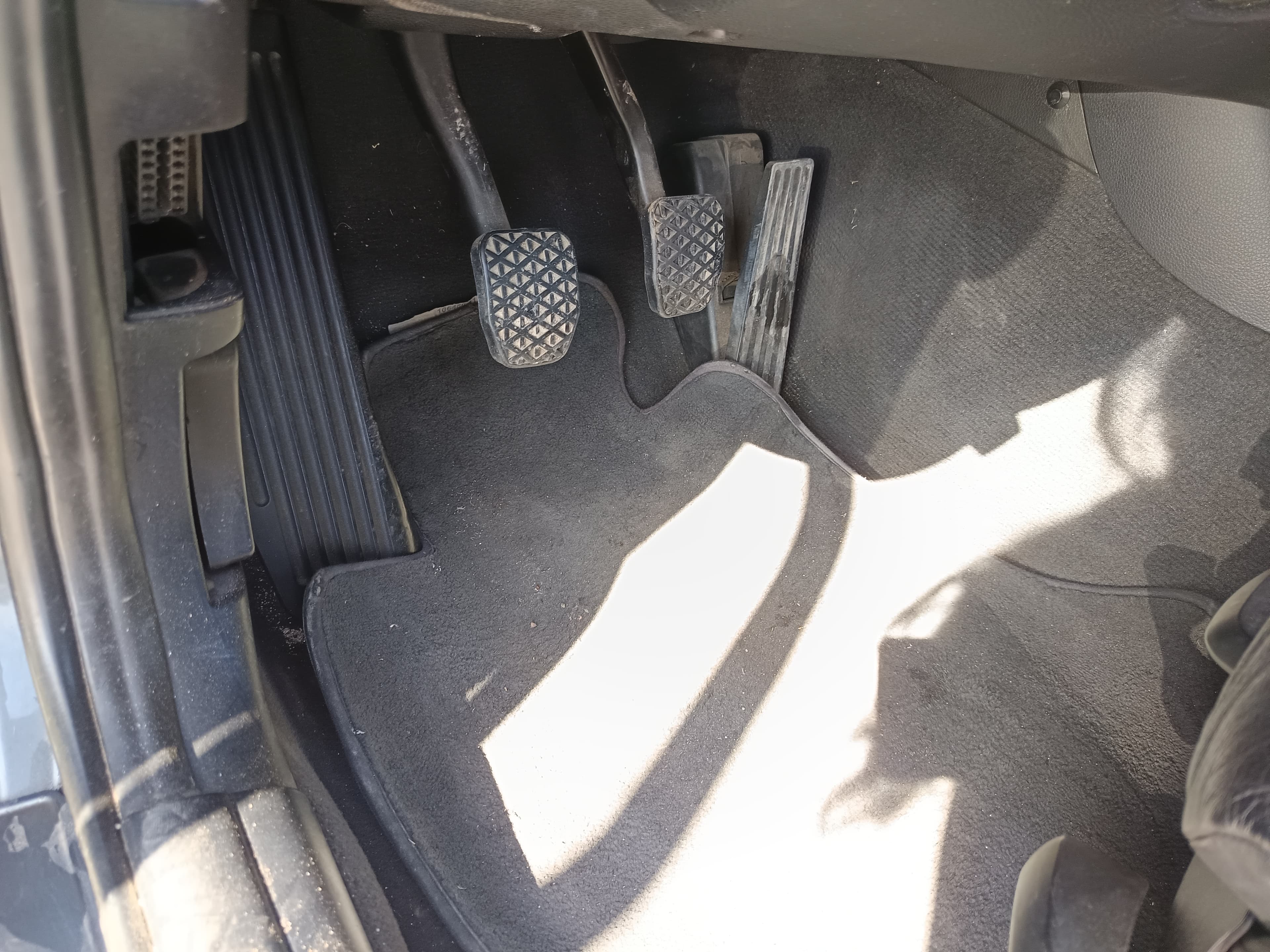 BMW 118 d · Ano 2008 — image 33