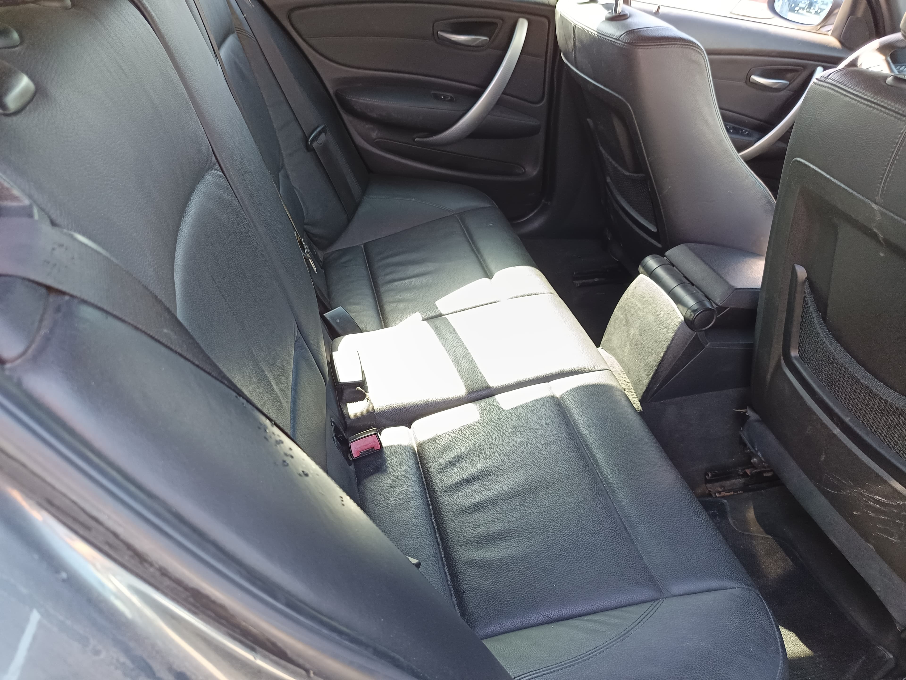 BMW 118 d · Ano 2008 — image 22