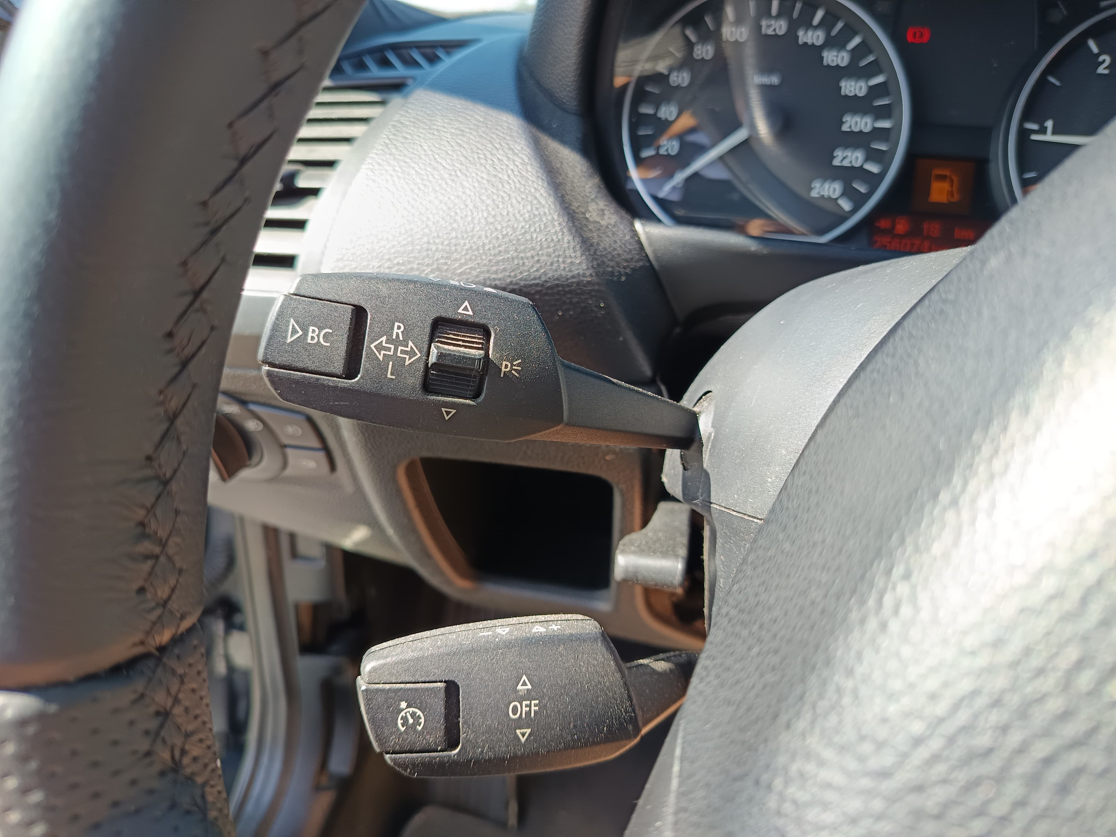 BMW 118 d · Ano 2008 — image 42