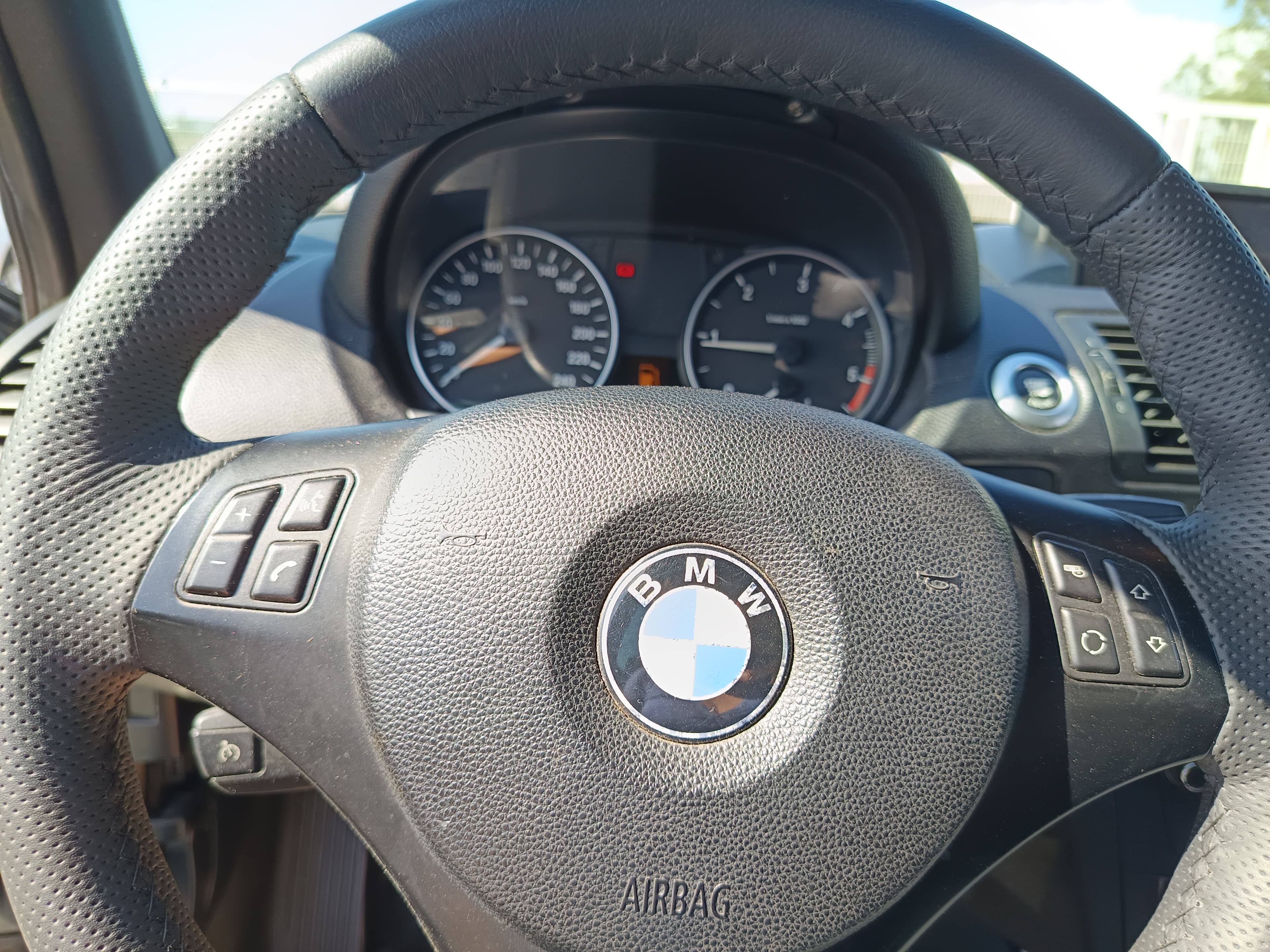 BMW 118 d · Ano 2008 — image 39